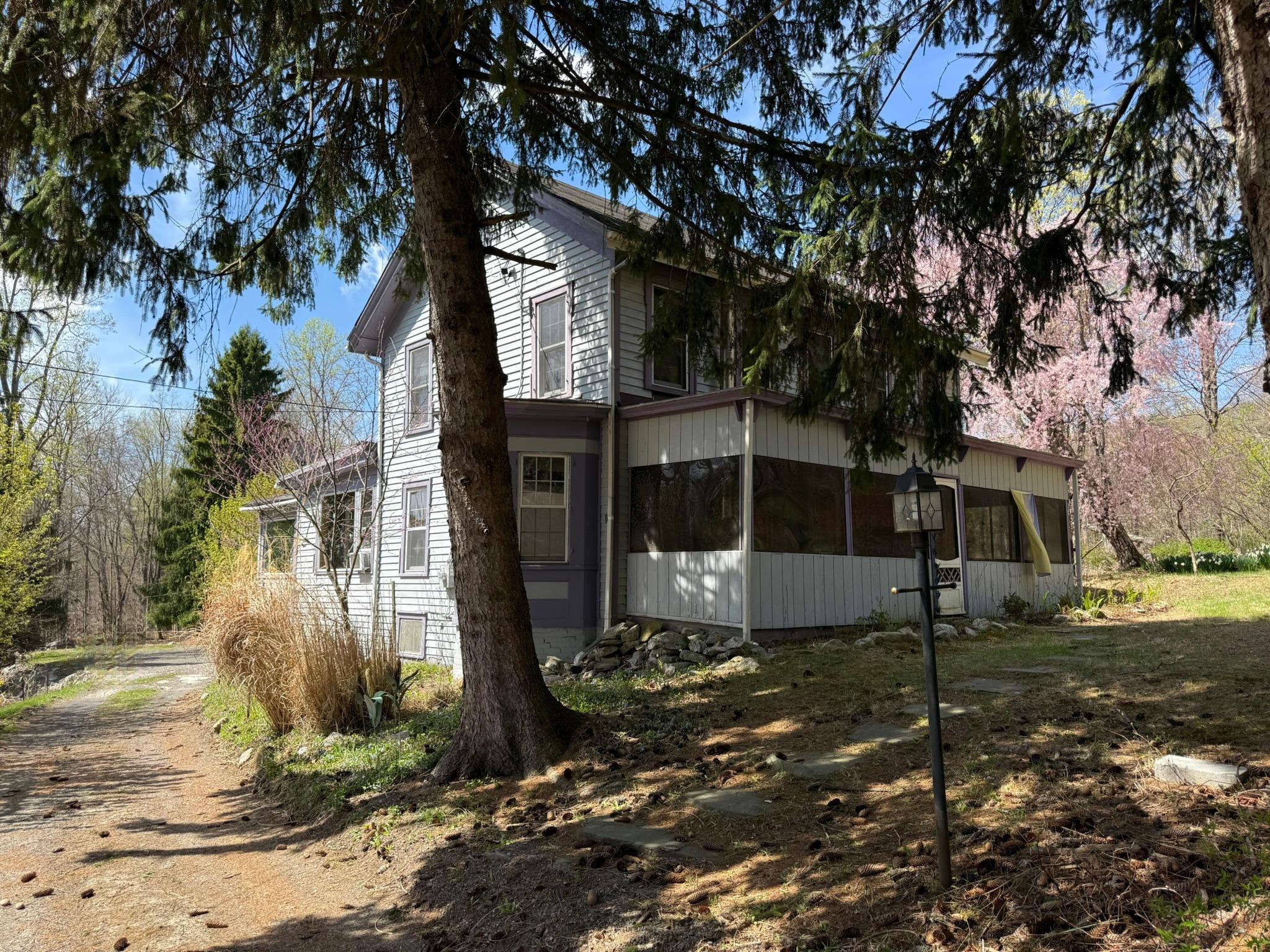 listing main picture