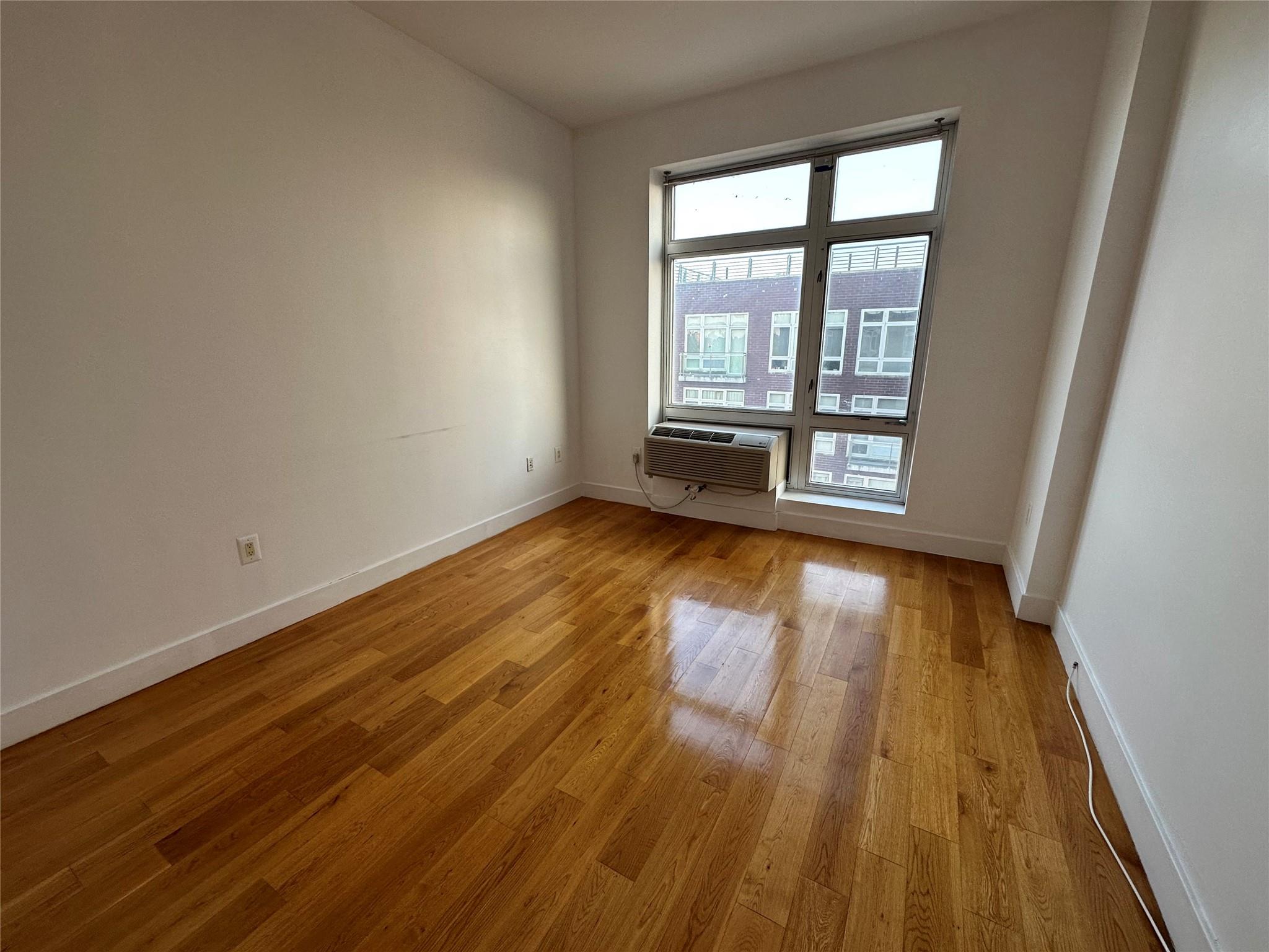 listing main picture