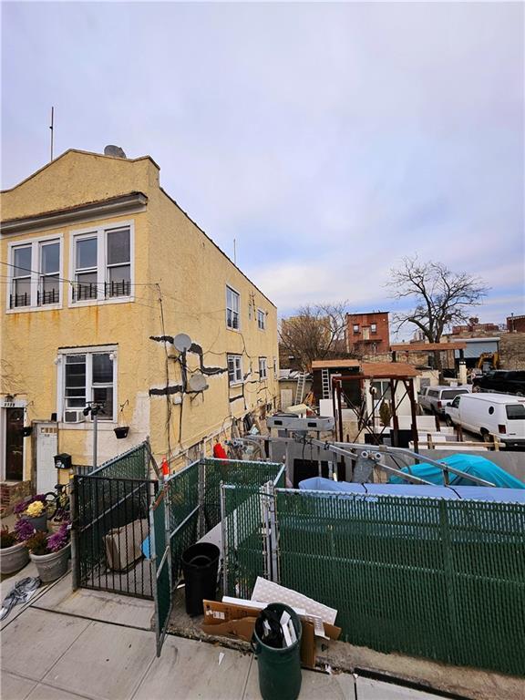 listing main picture