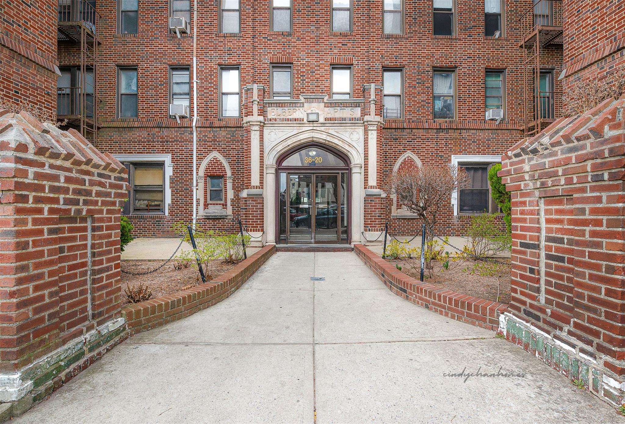 listing main picture