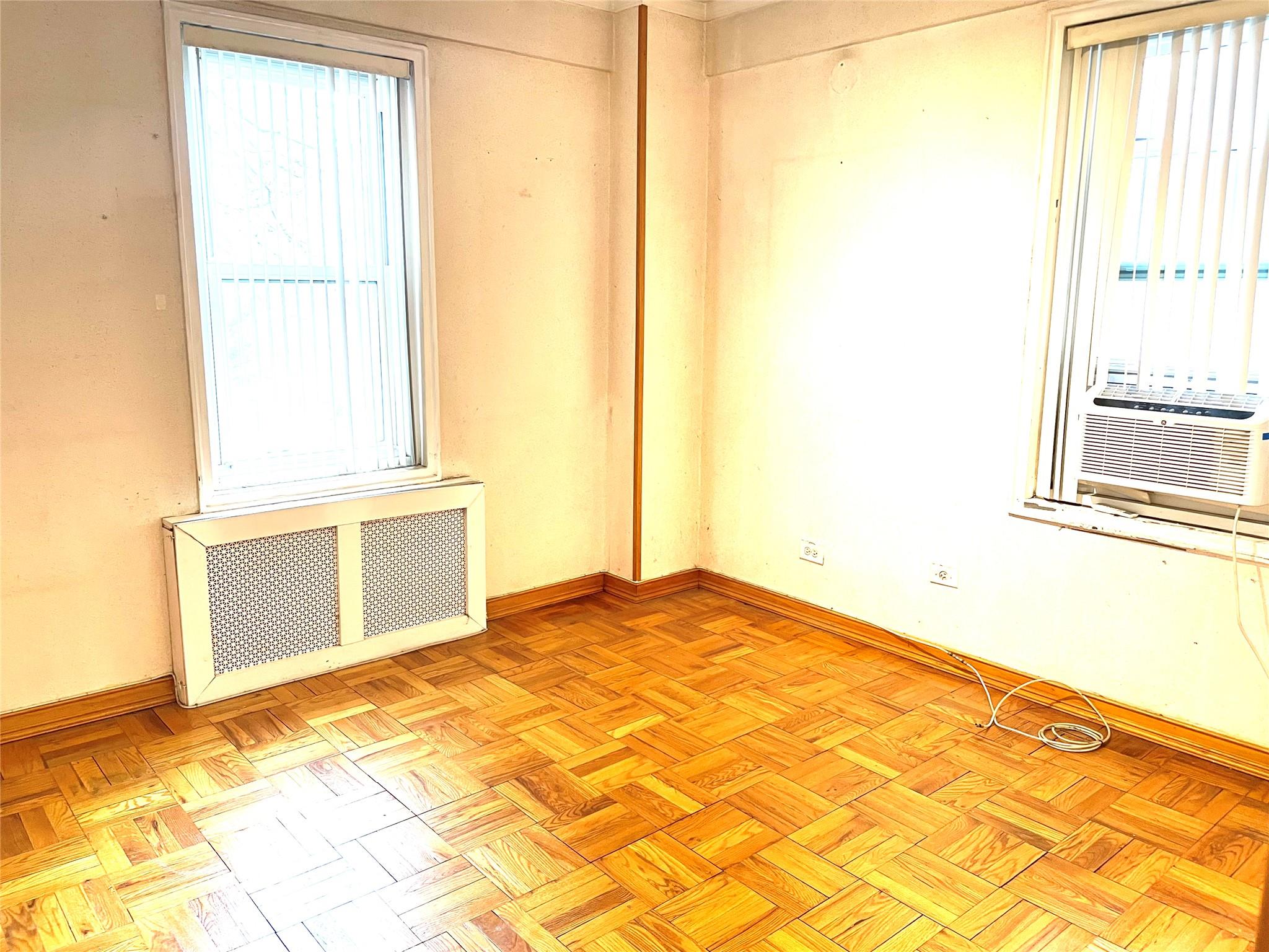 listing main picture