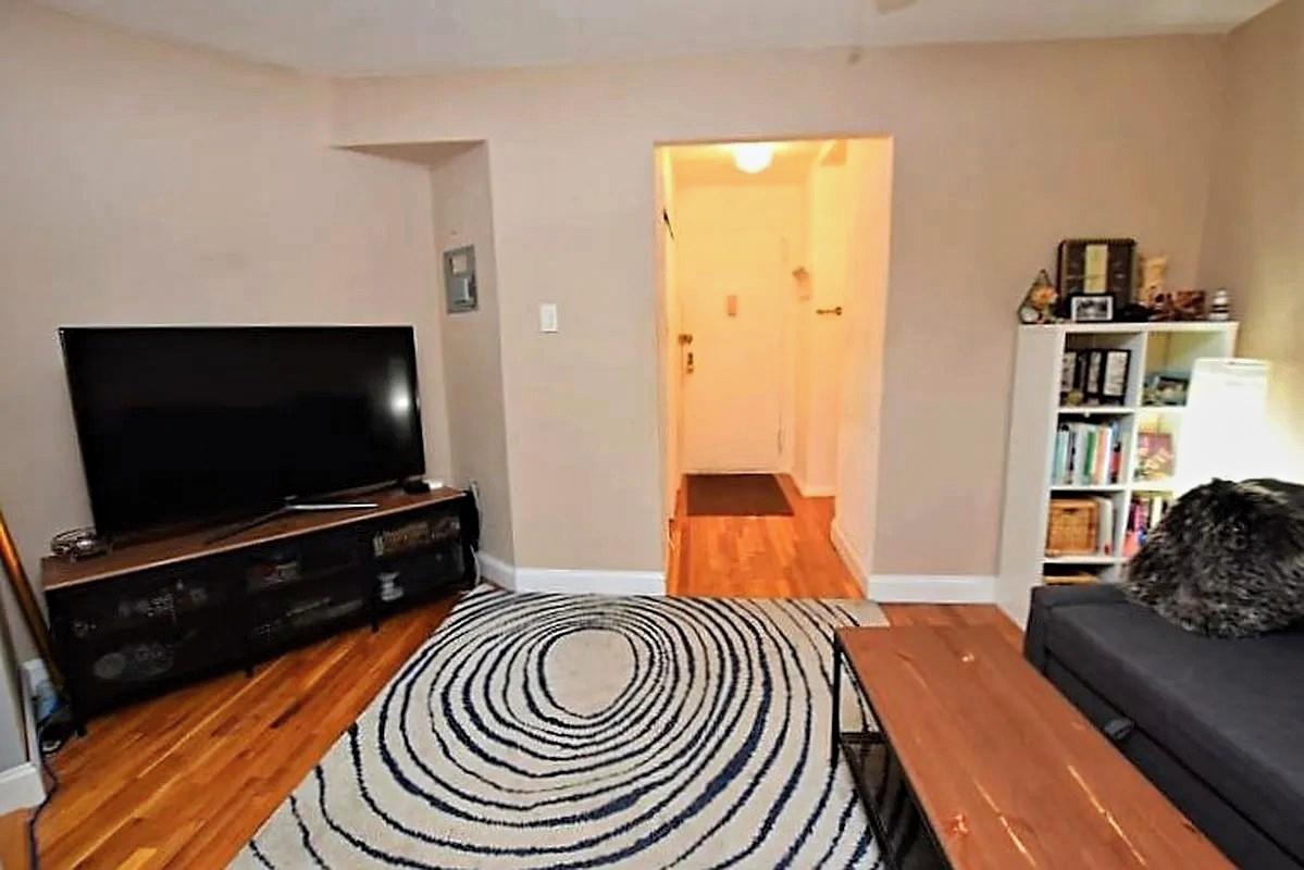 listing main picture