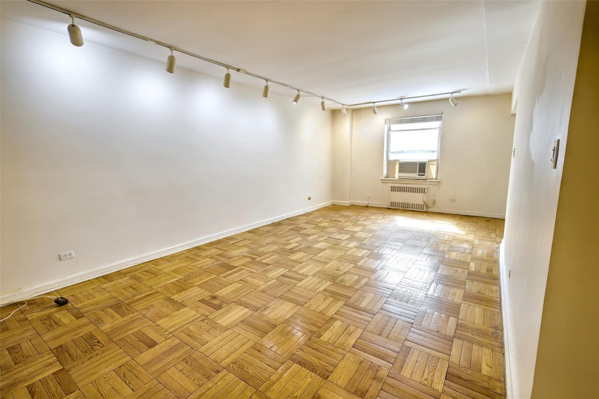listing main picture