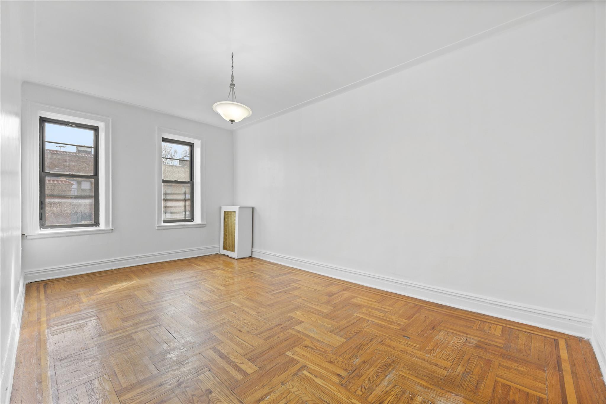 listing main picture