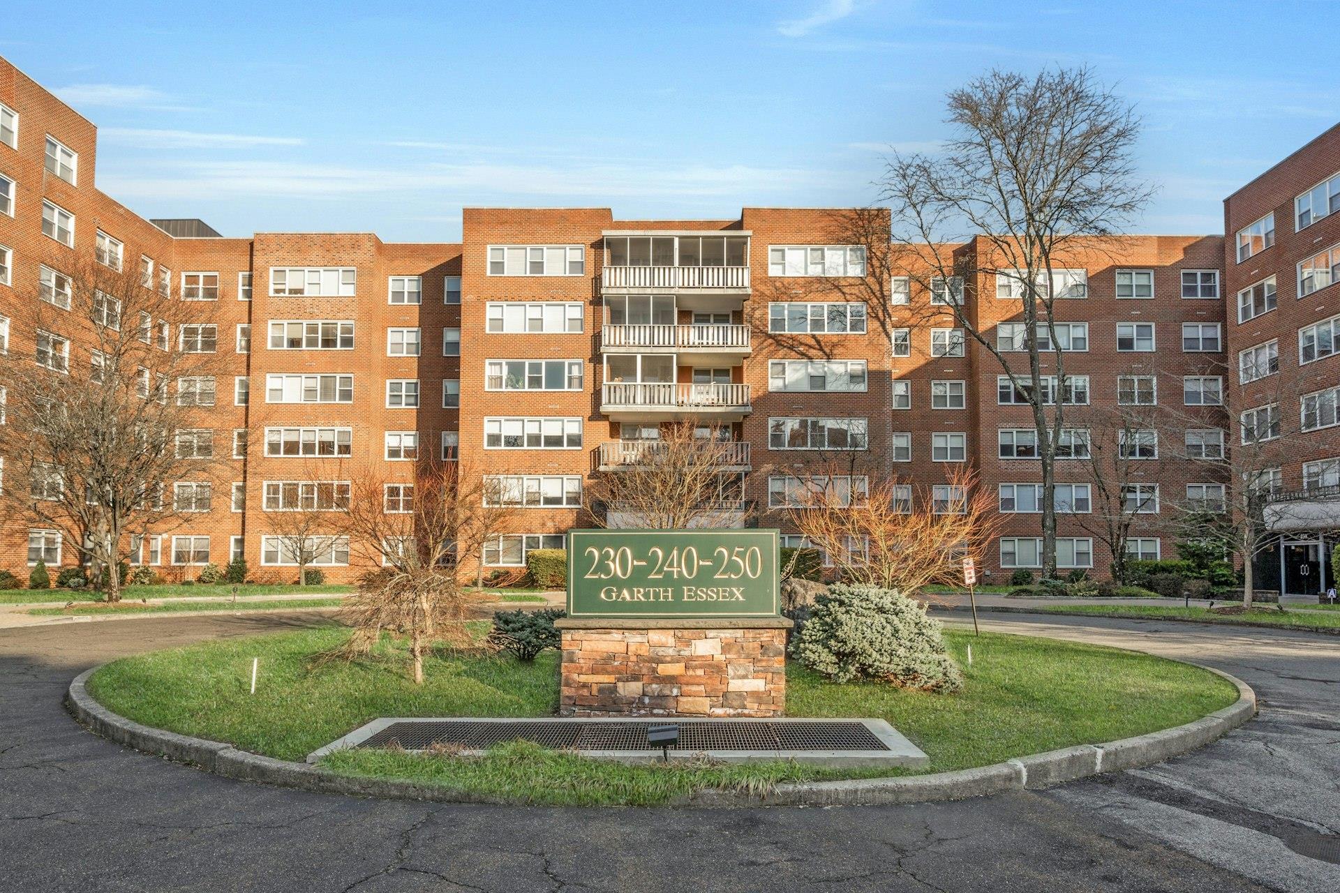 listing main picture