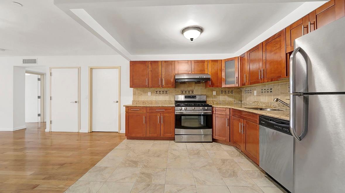 listing main picture