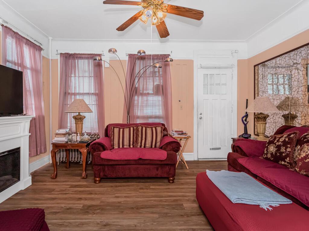 listing main picture