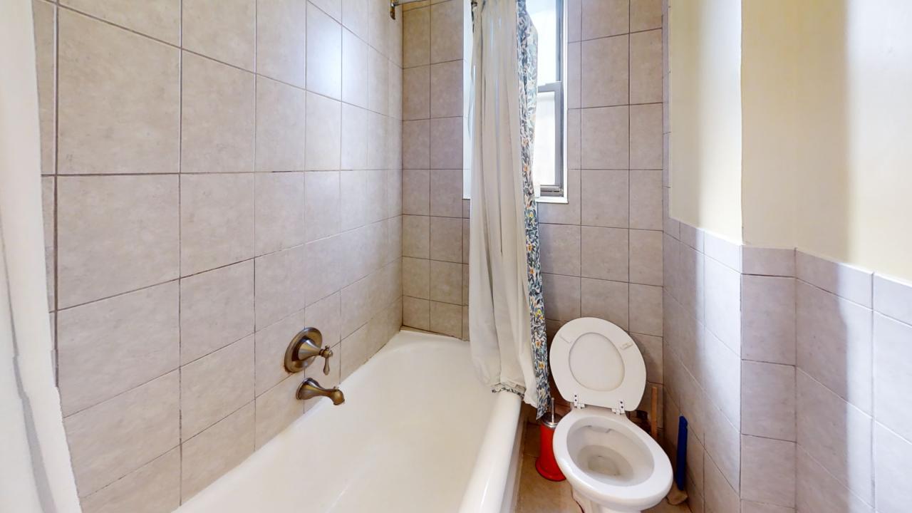 listing main picture
