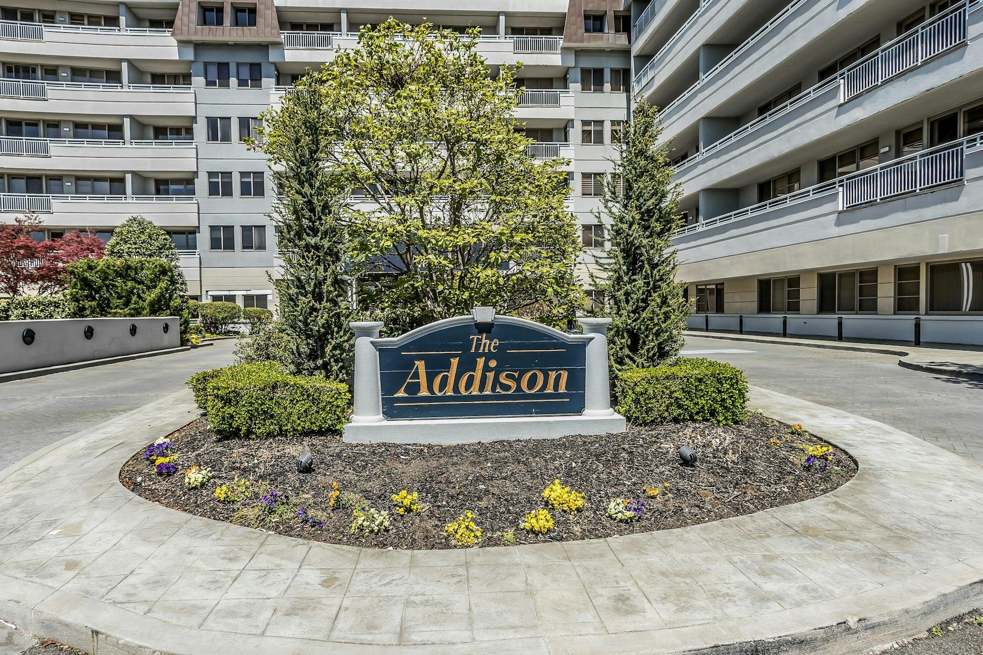 listing main picture