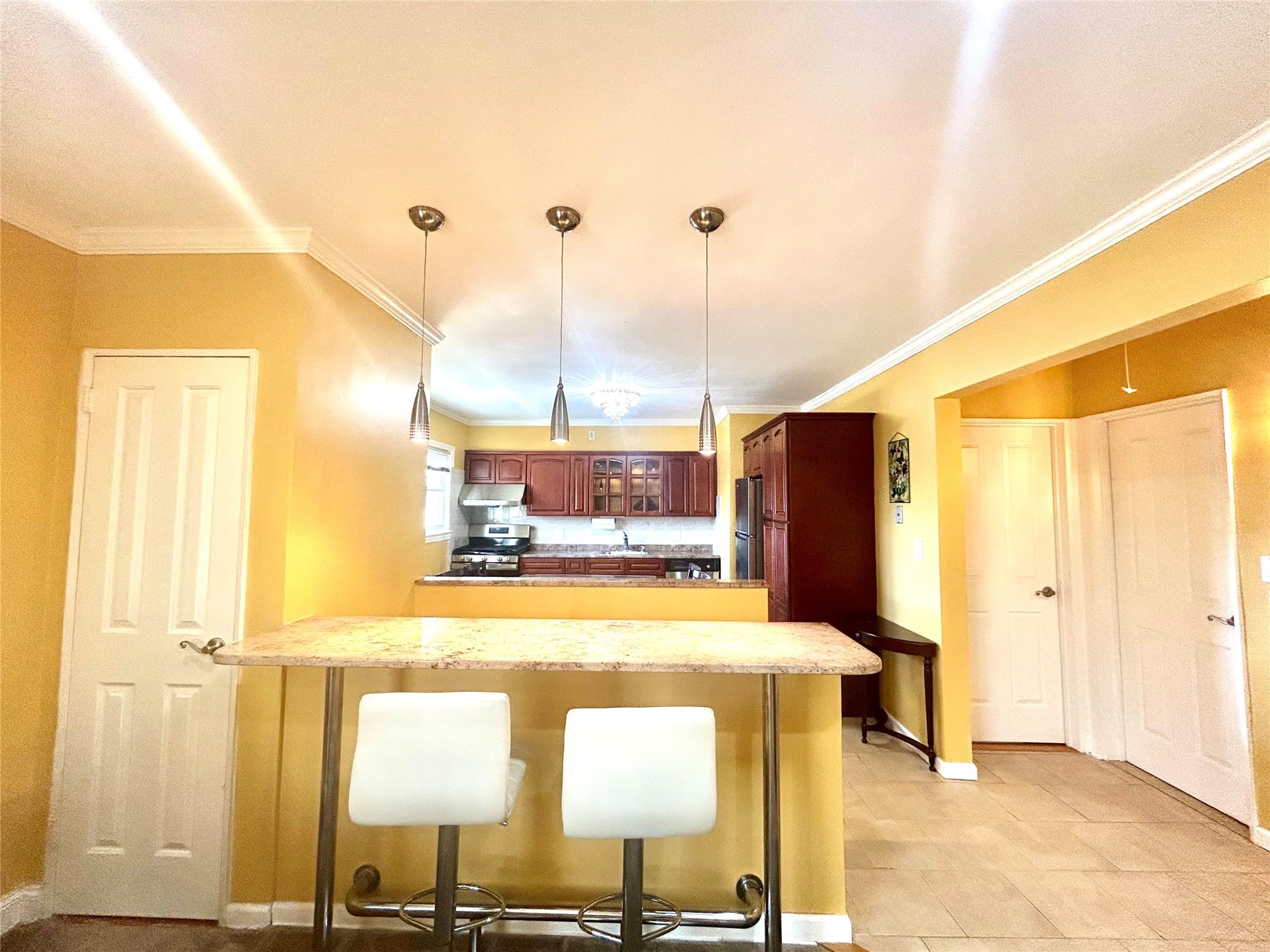 listing main picture