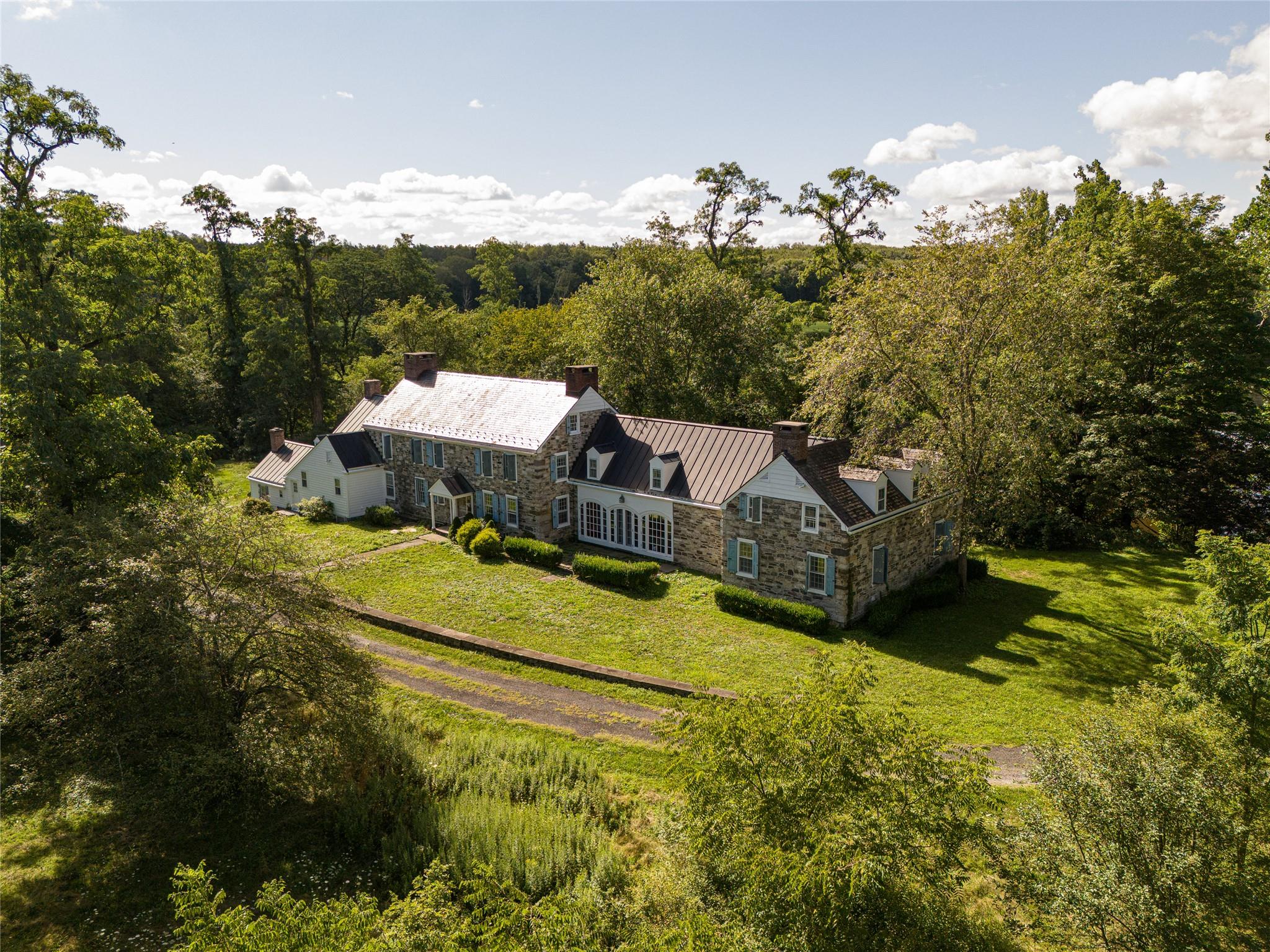 listing main picture