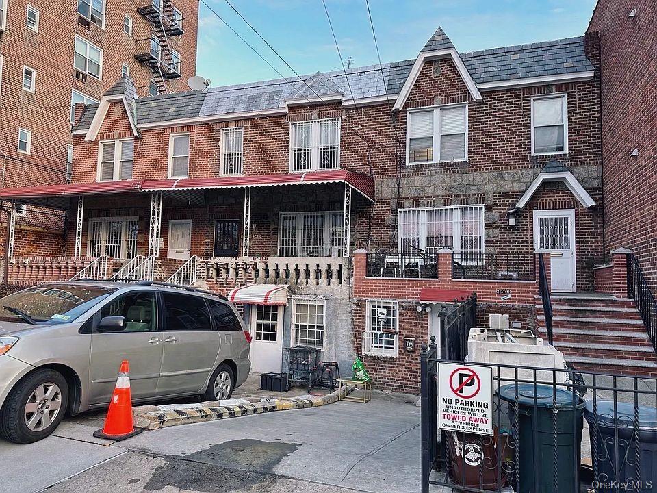 listing main picture