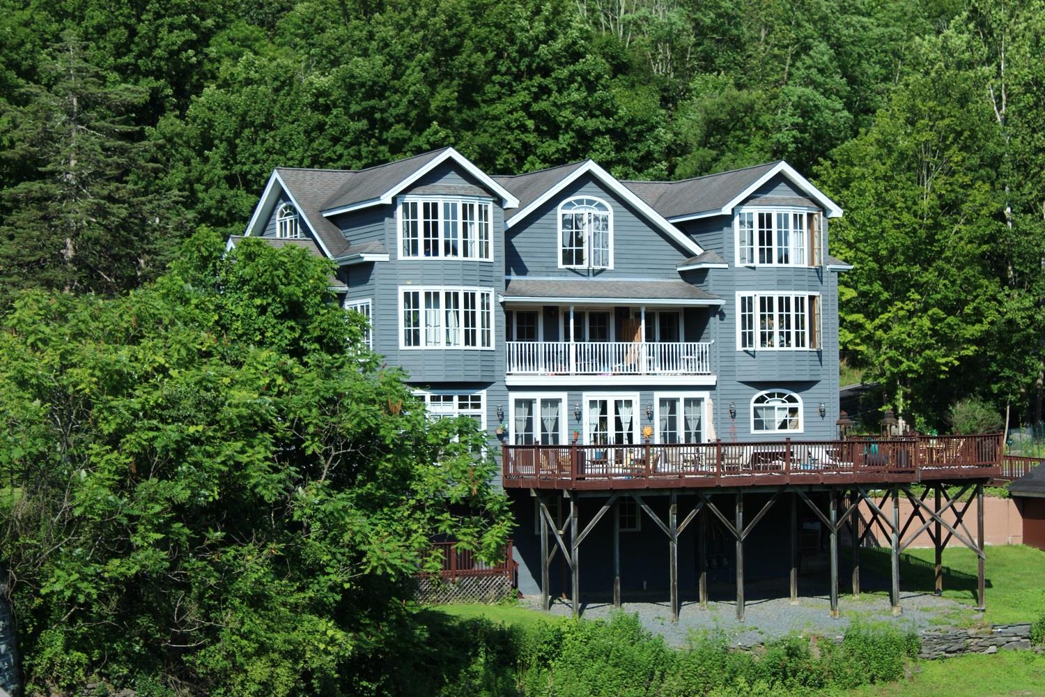 listing main picture