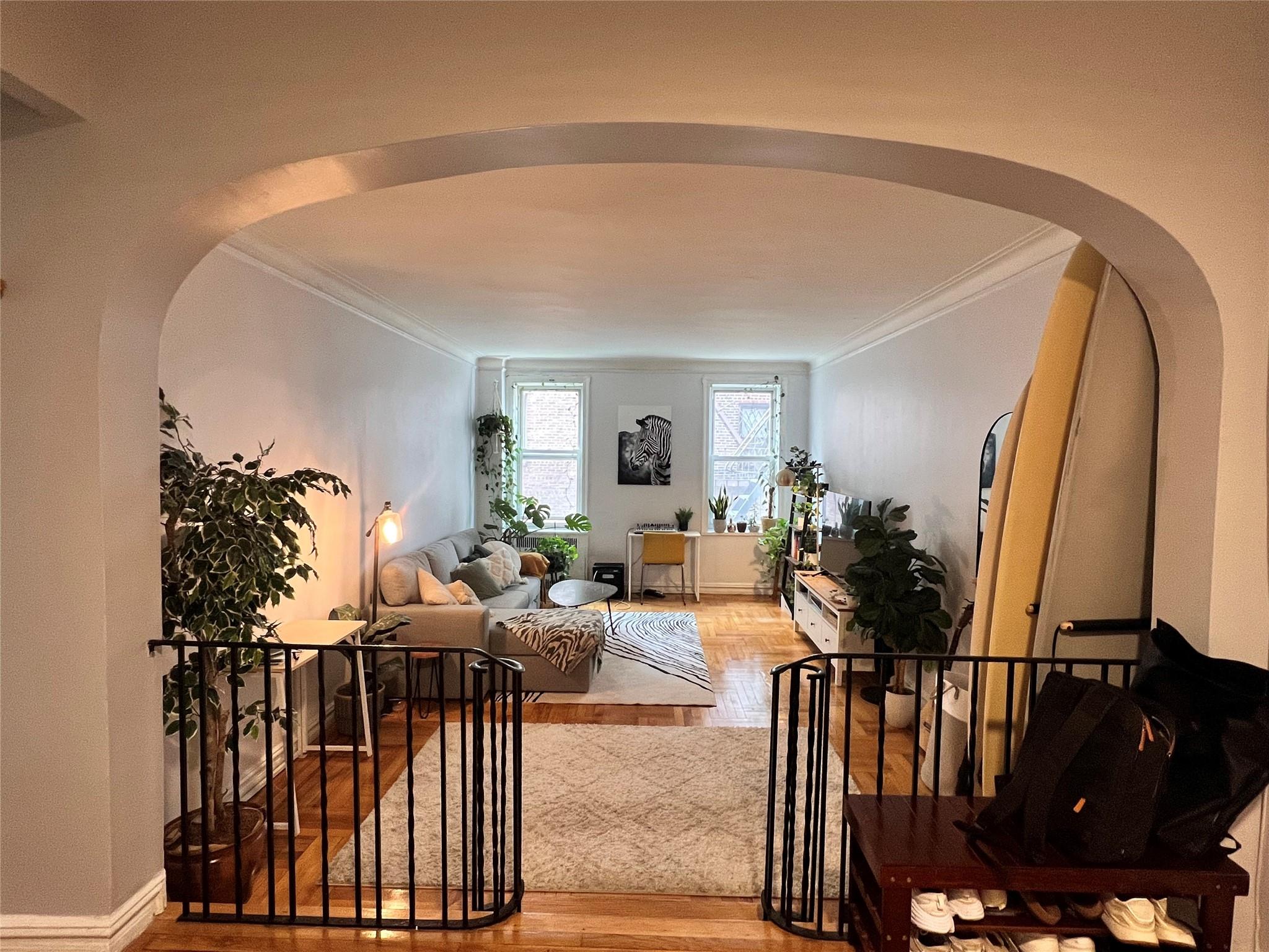 listing main picture