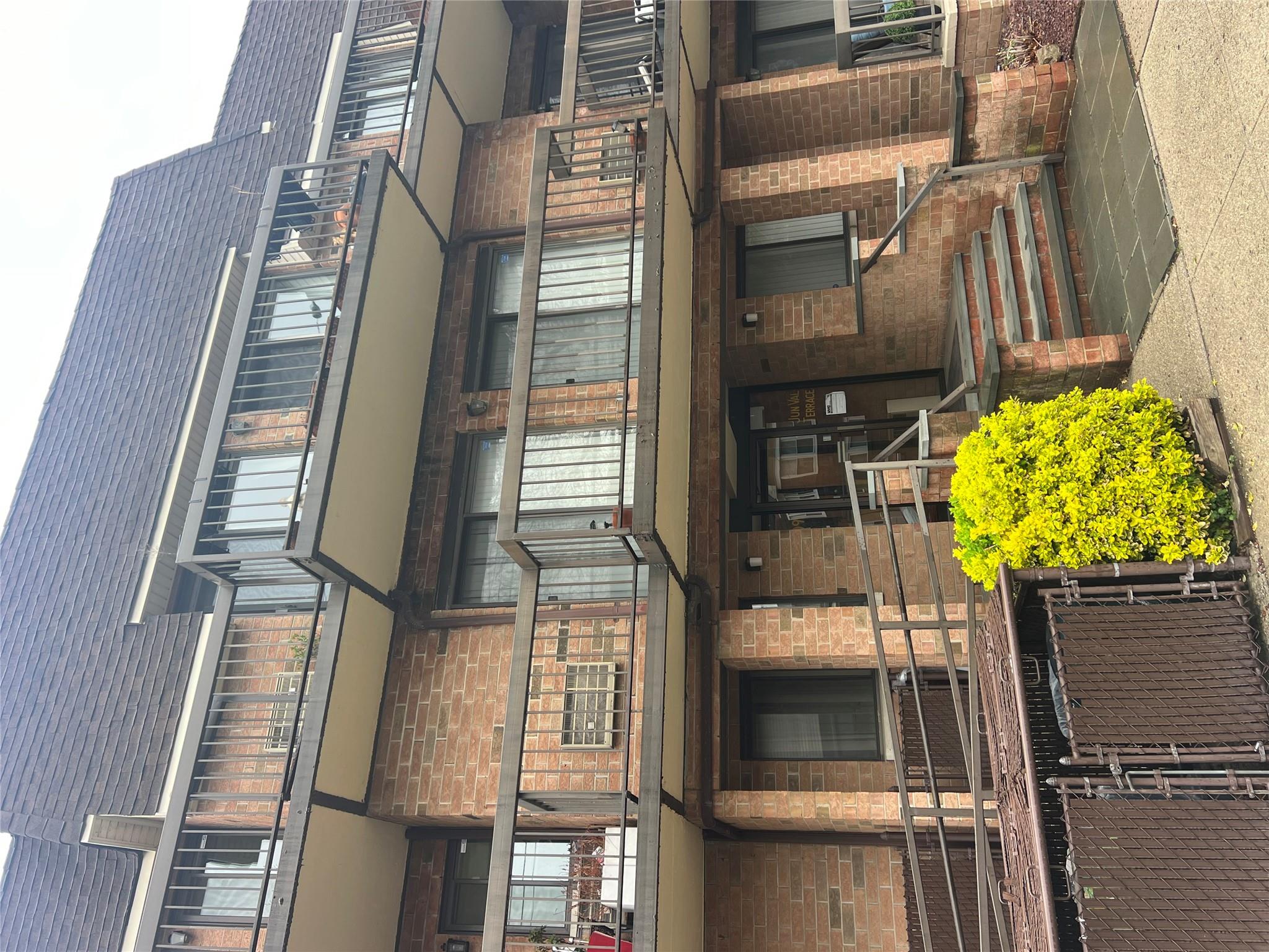 listing main picture