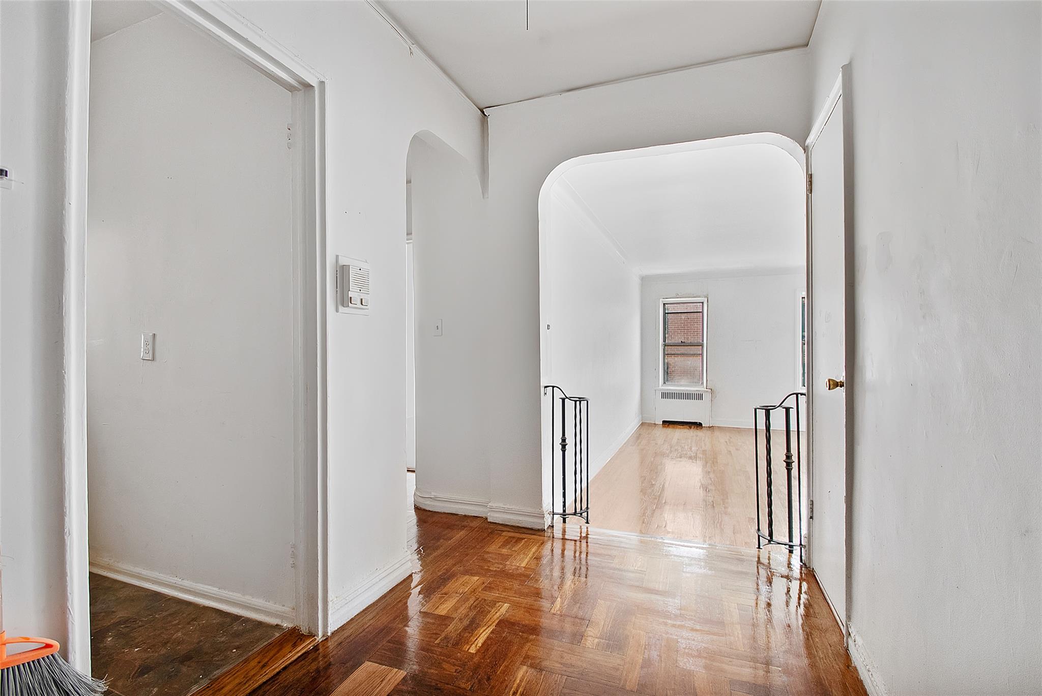 listing main picture