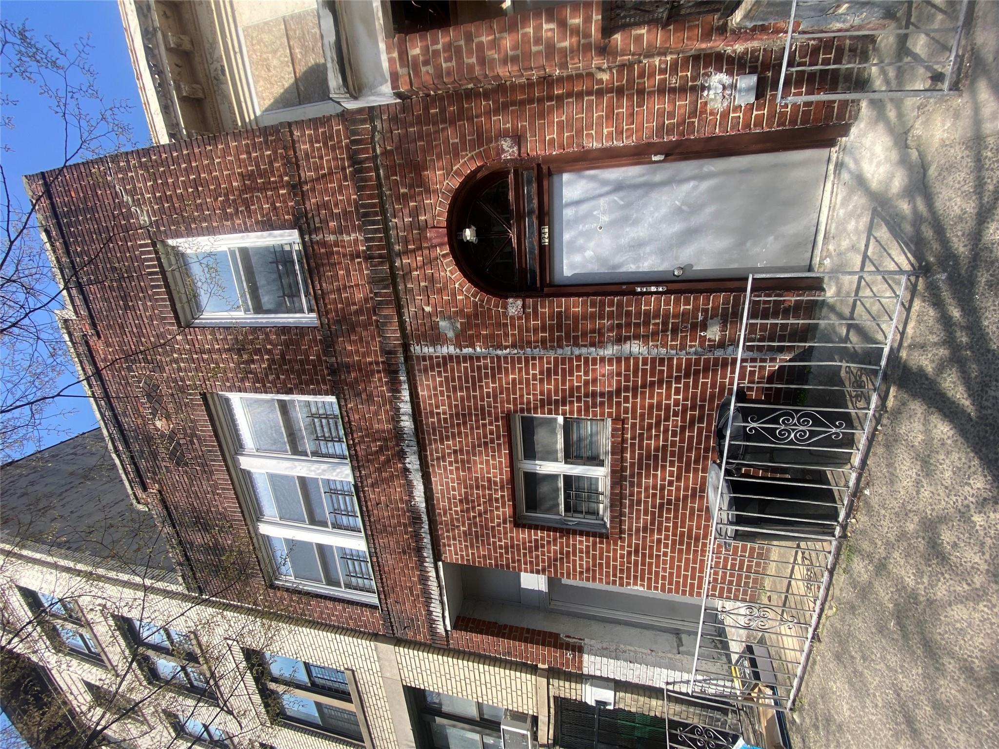 listing main picture