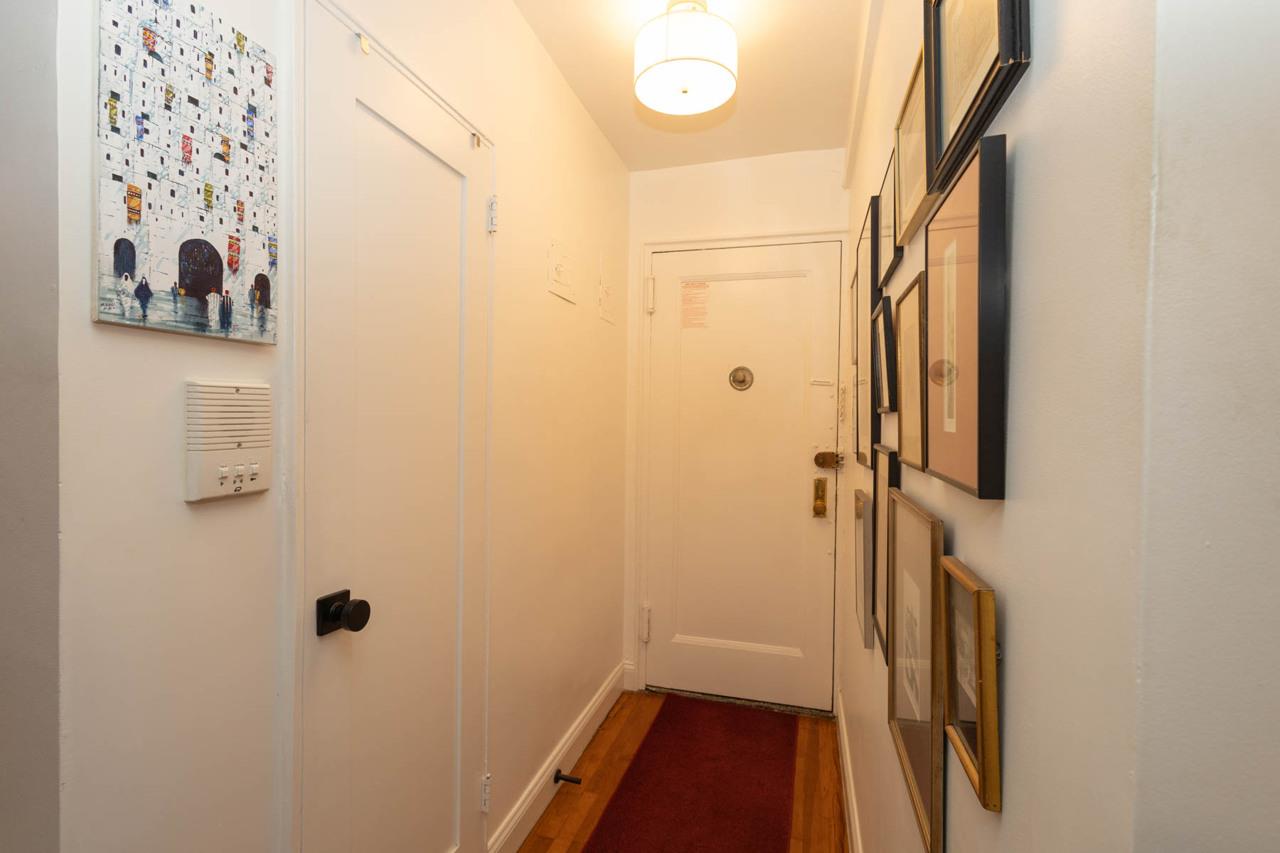 listing main picture