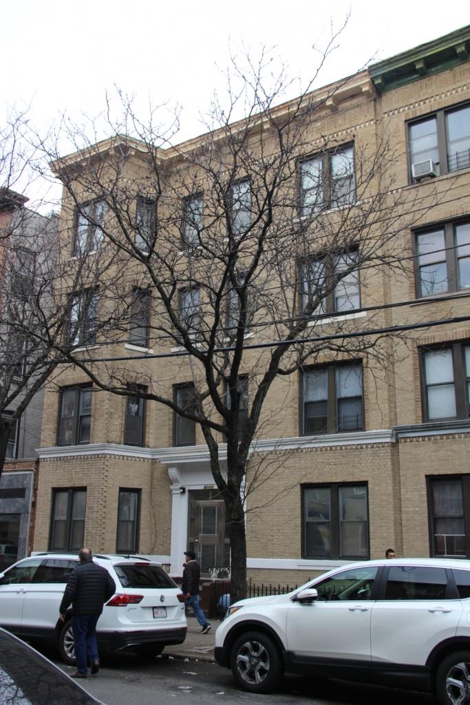 listing main picture