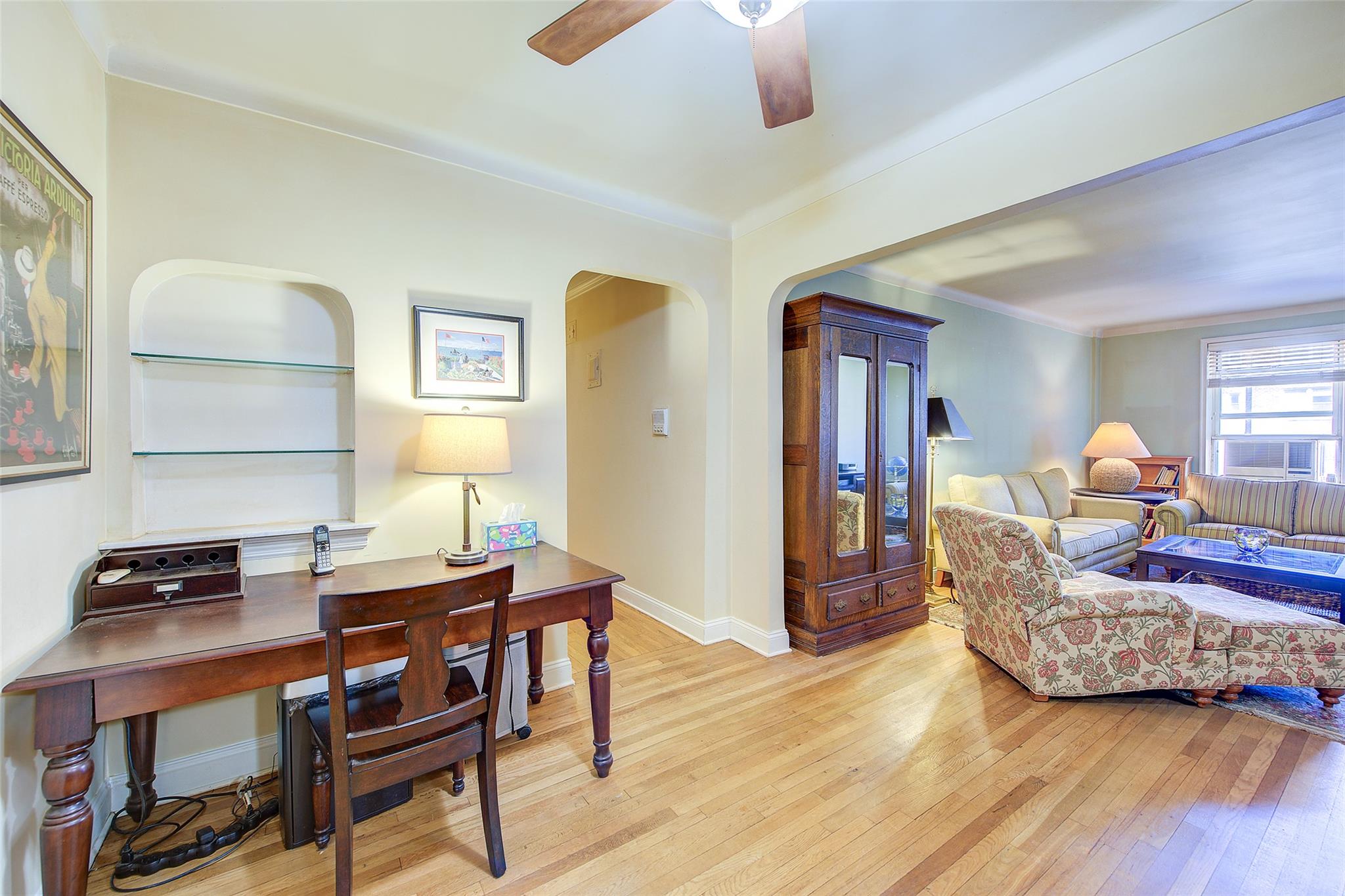 listing main picture