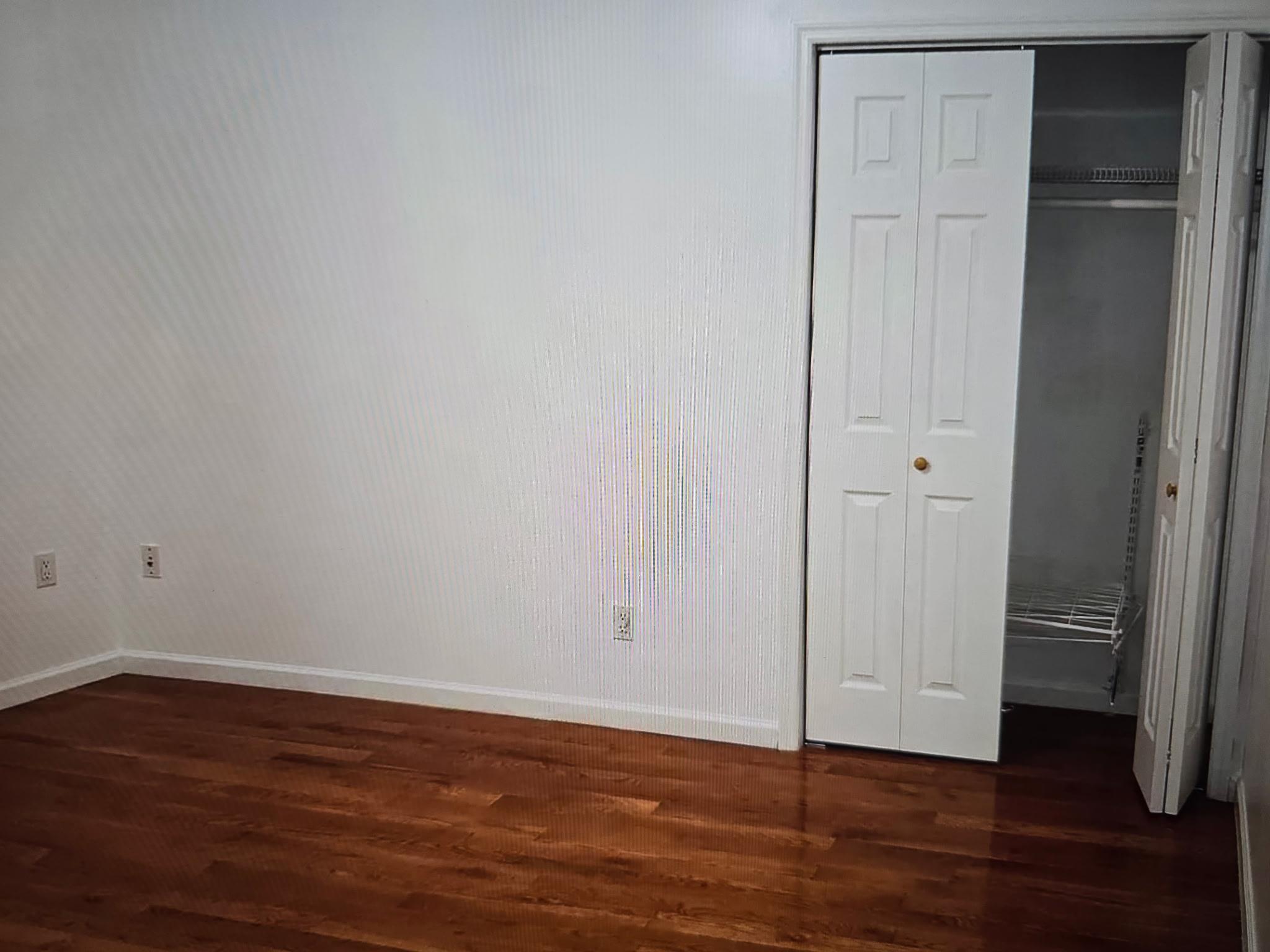 listing main picture
