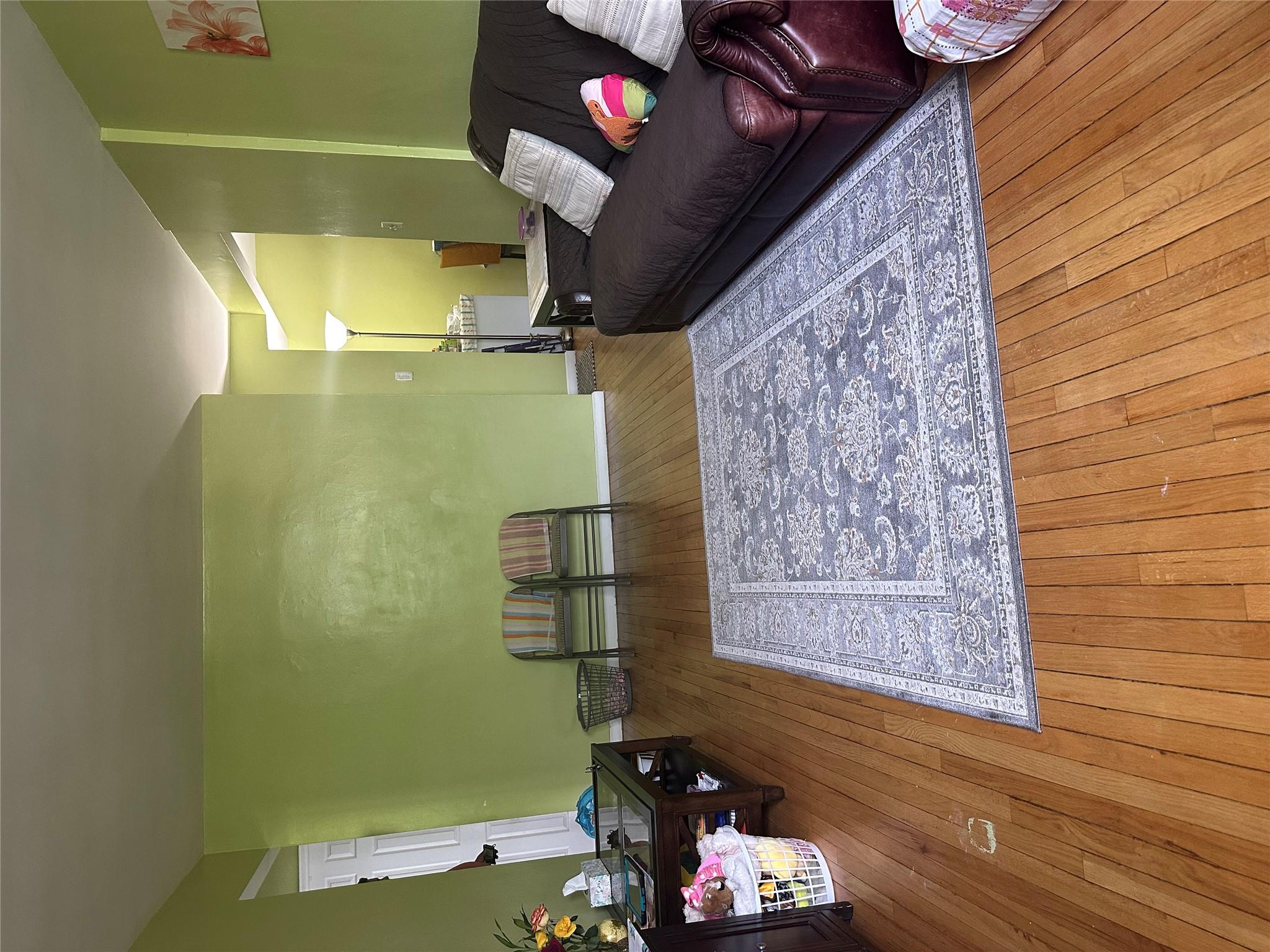 listing main picture