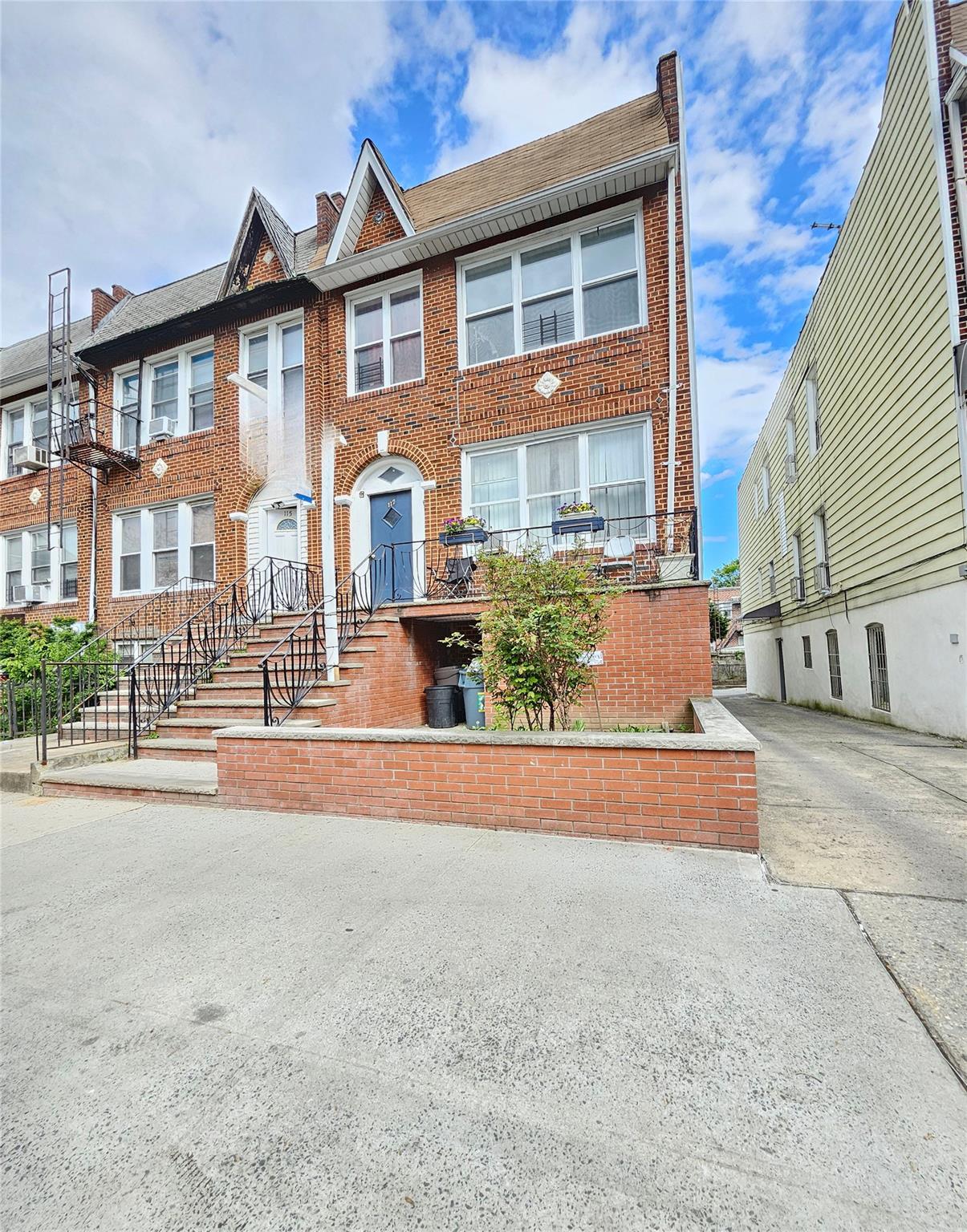 listing main picture
