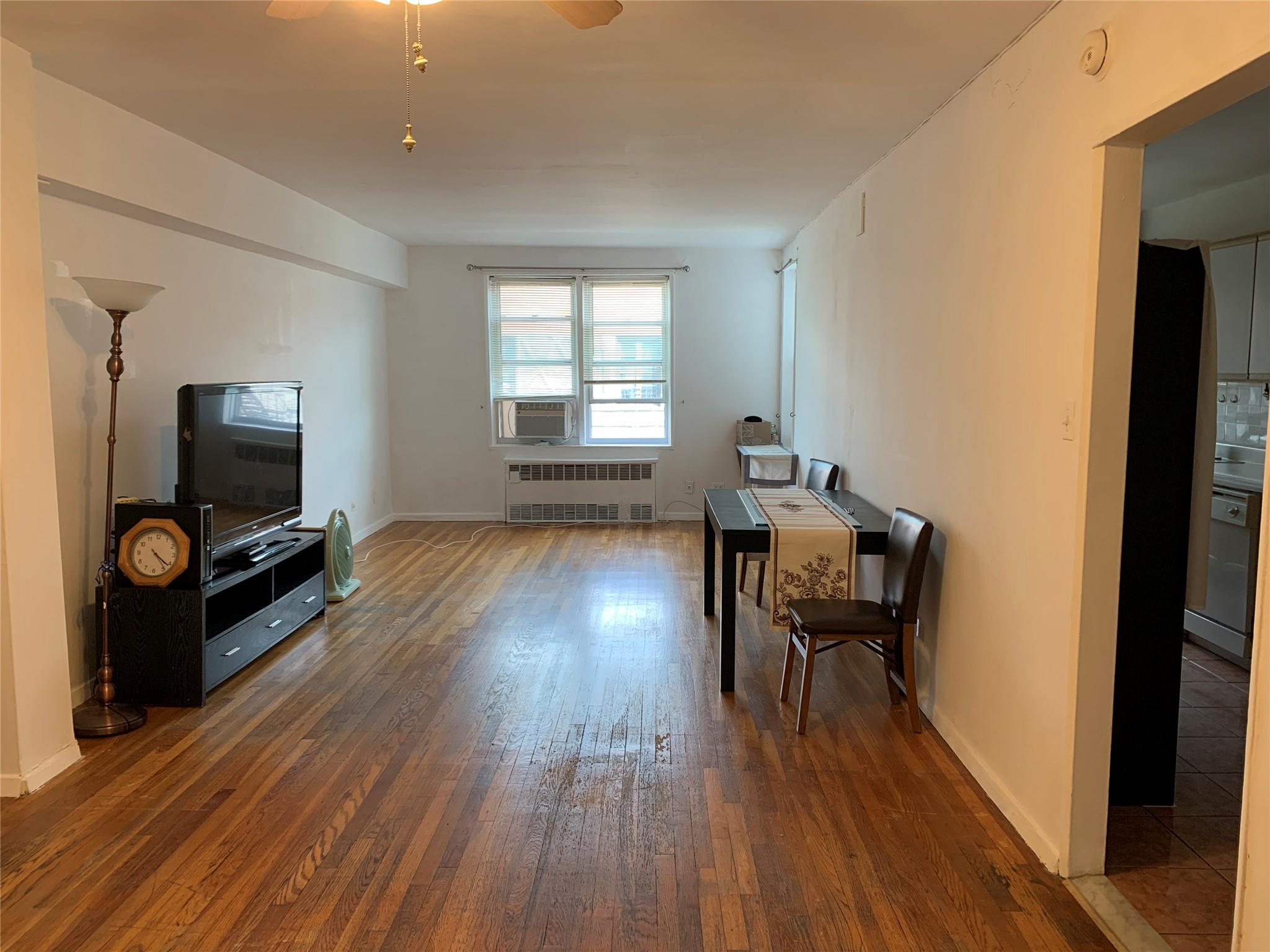 listing main picture