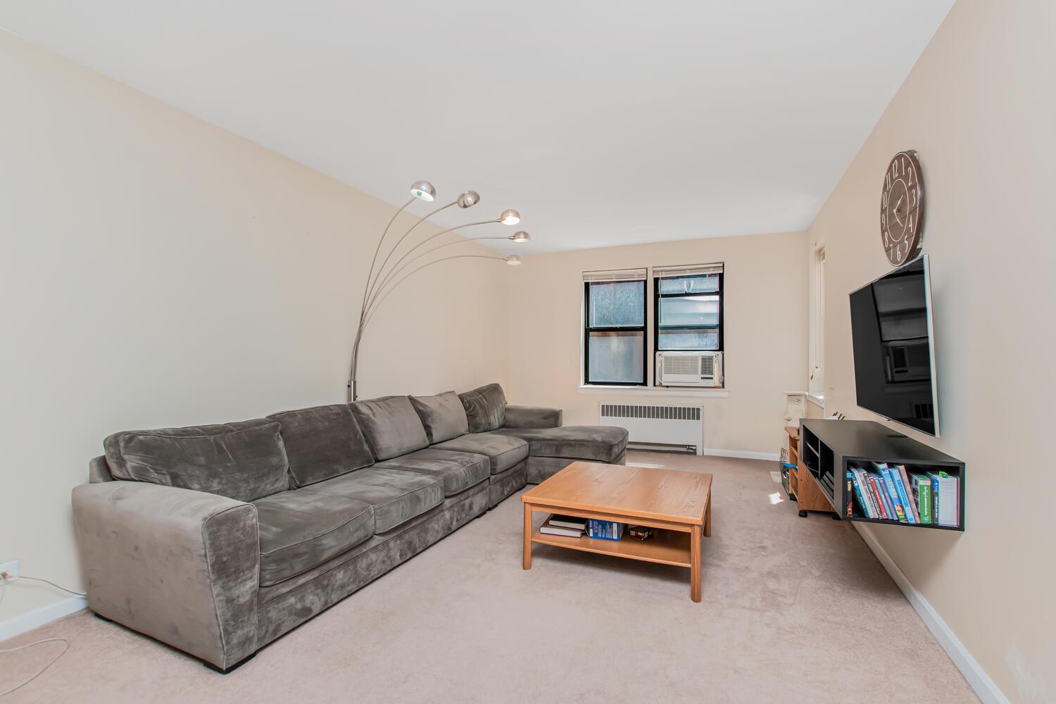 listing main picture