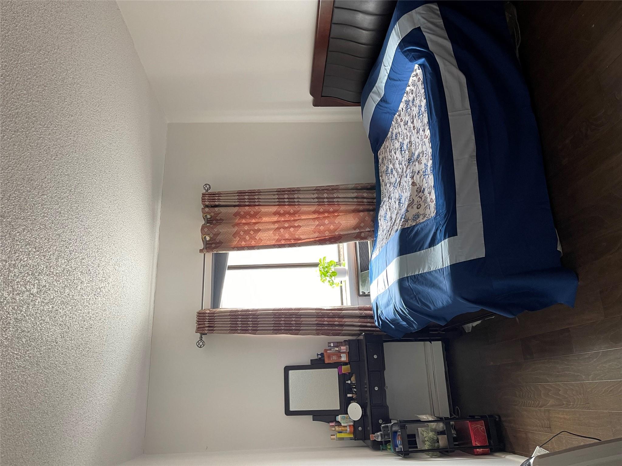 listing main picture