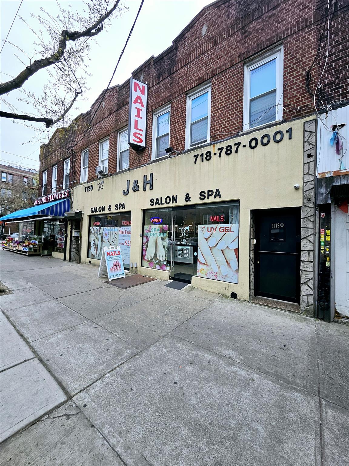 listing main picture