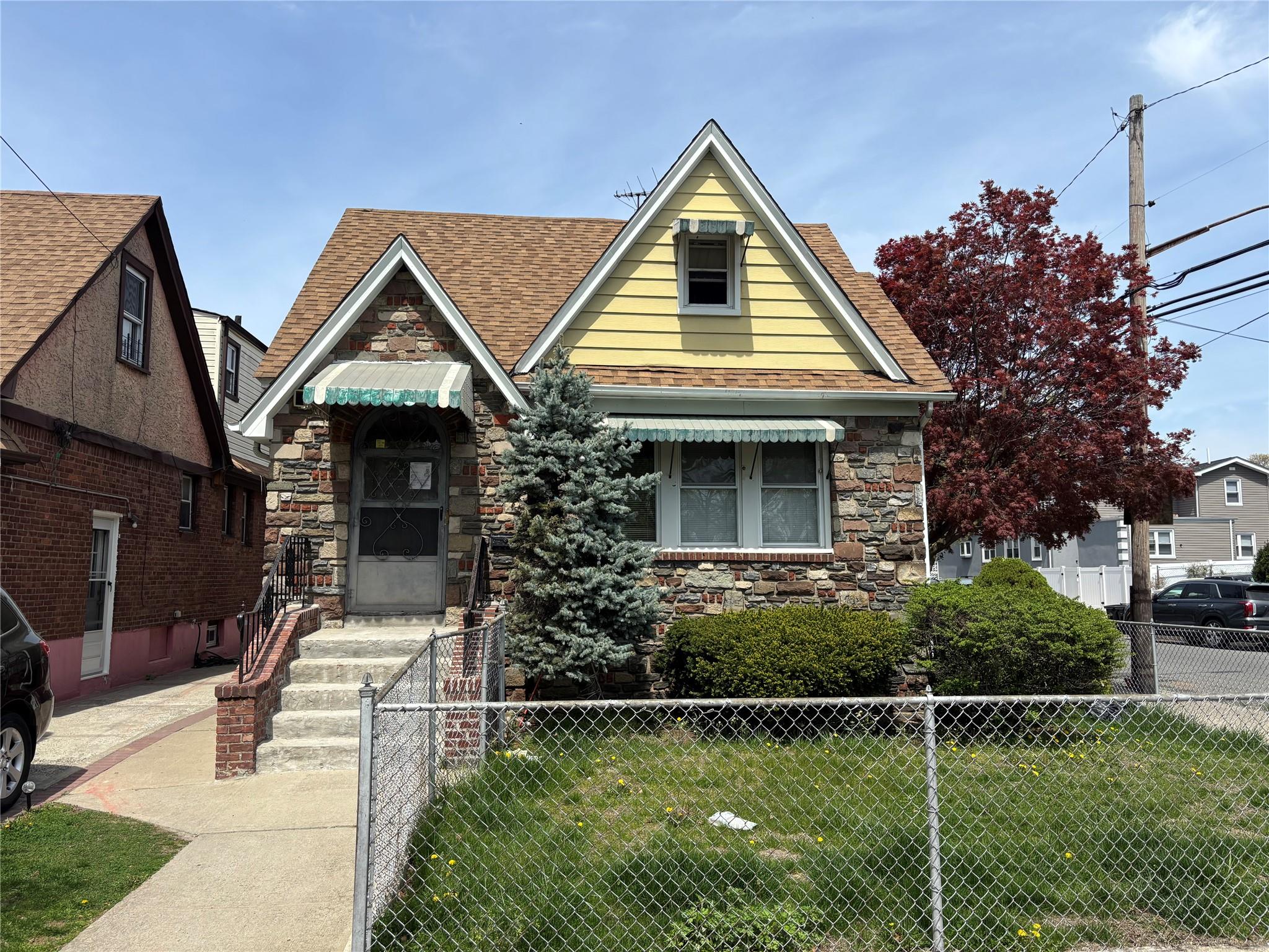 listing main picture