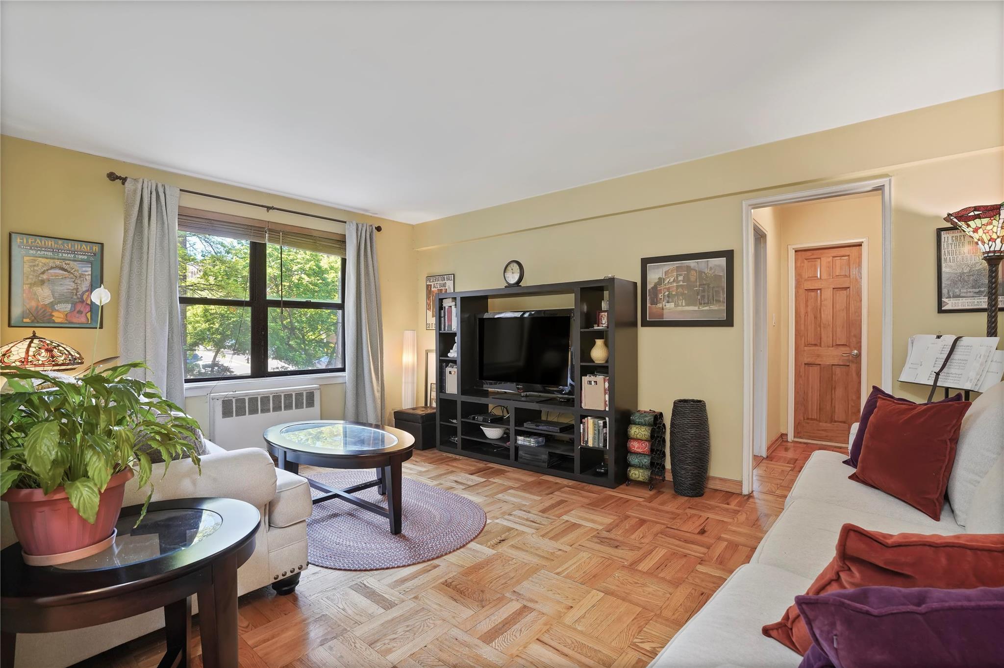 listing main picture