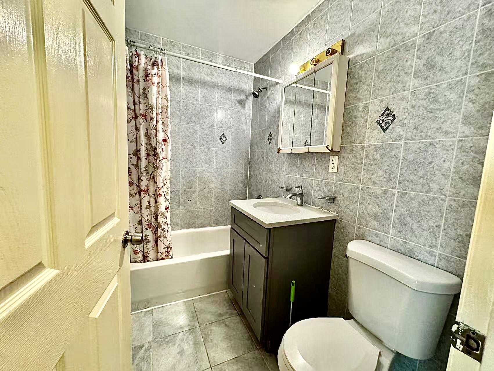 listing main picture