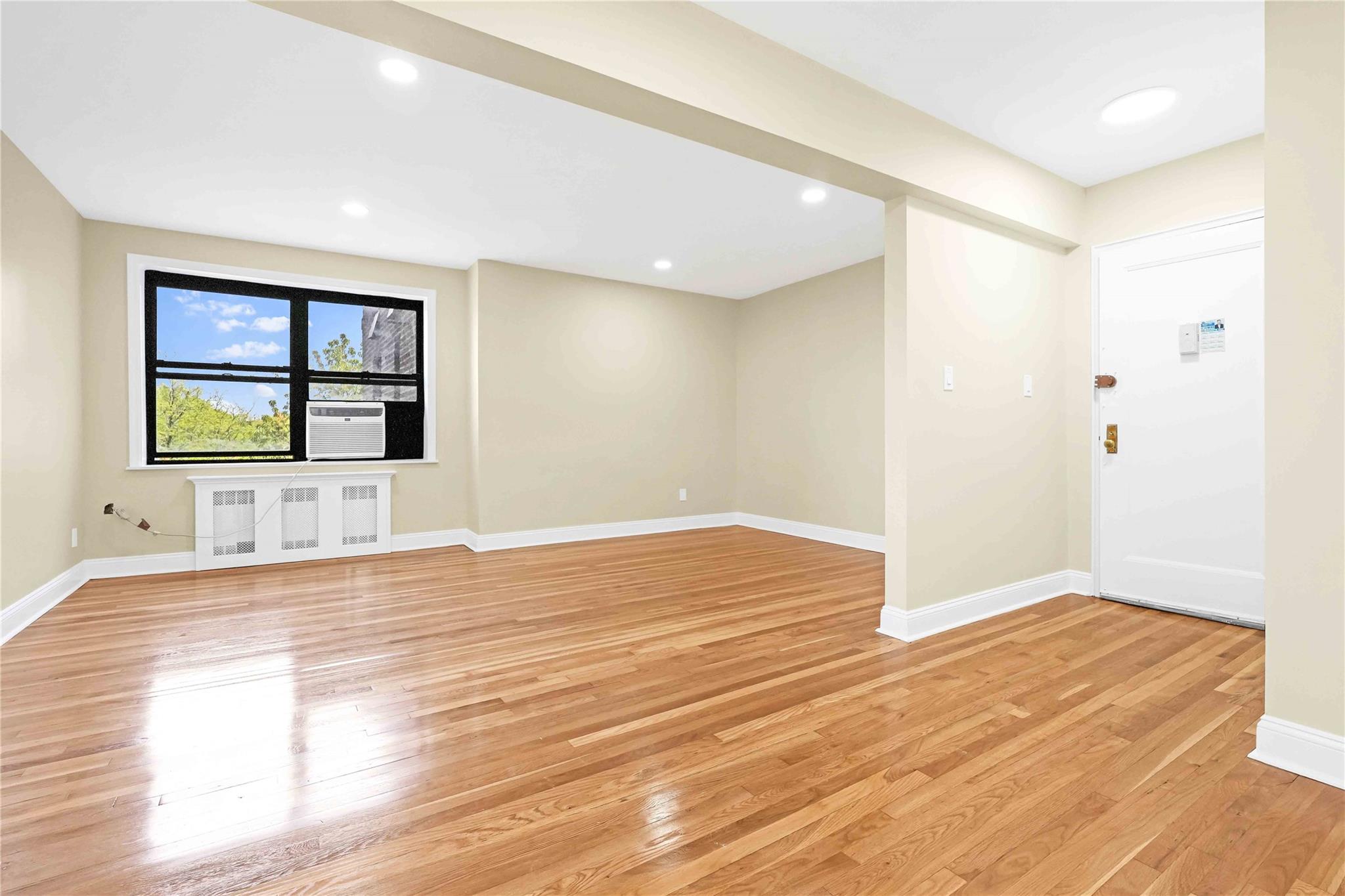listing main picture