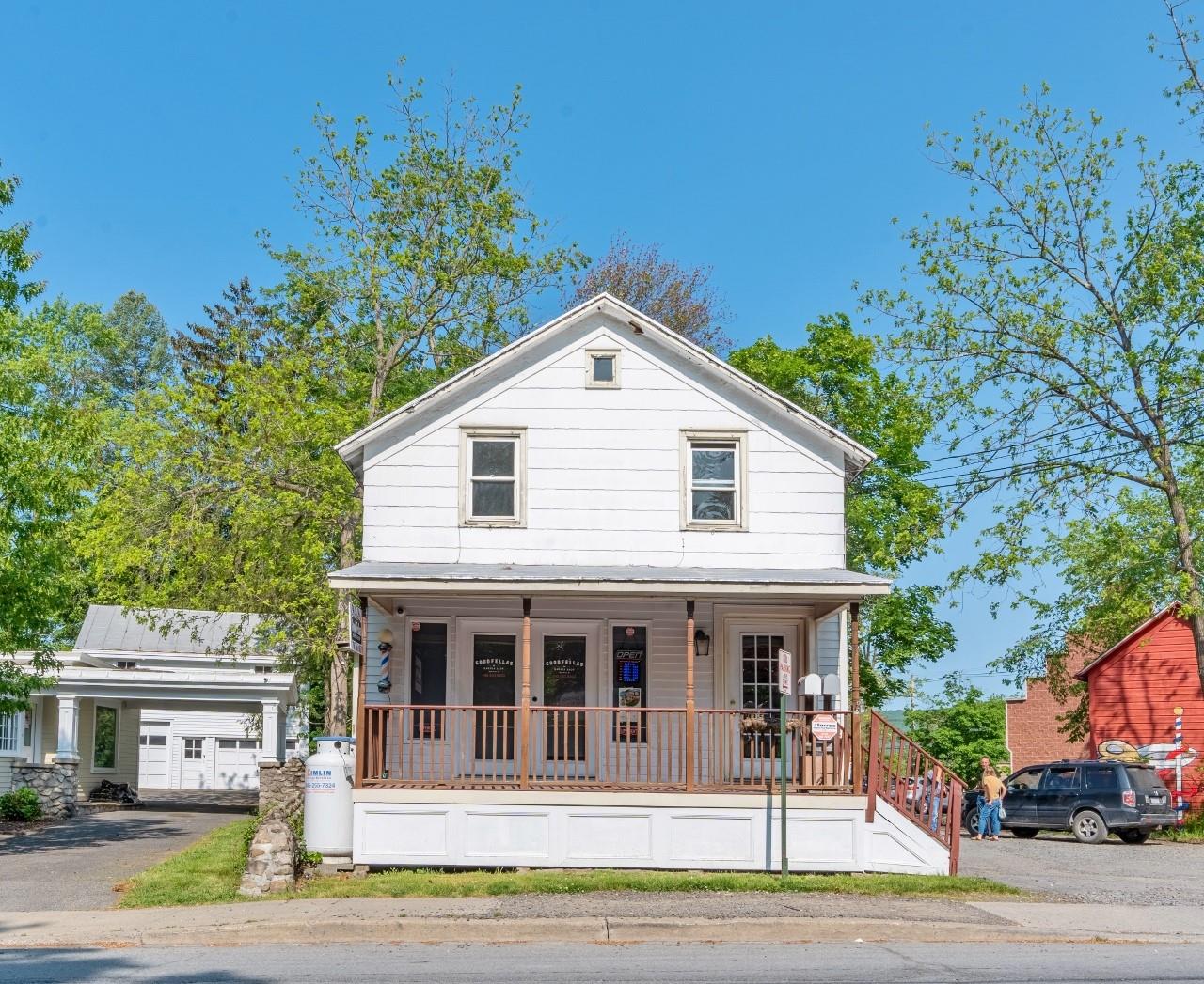 listing main picture