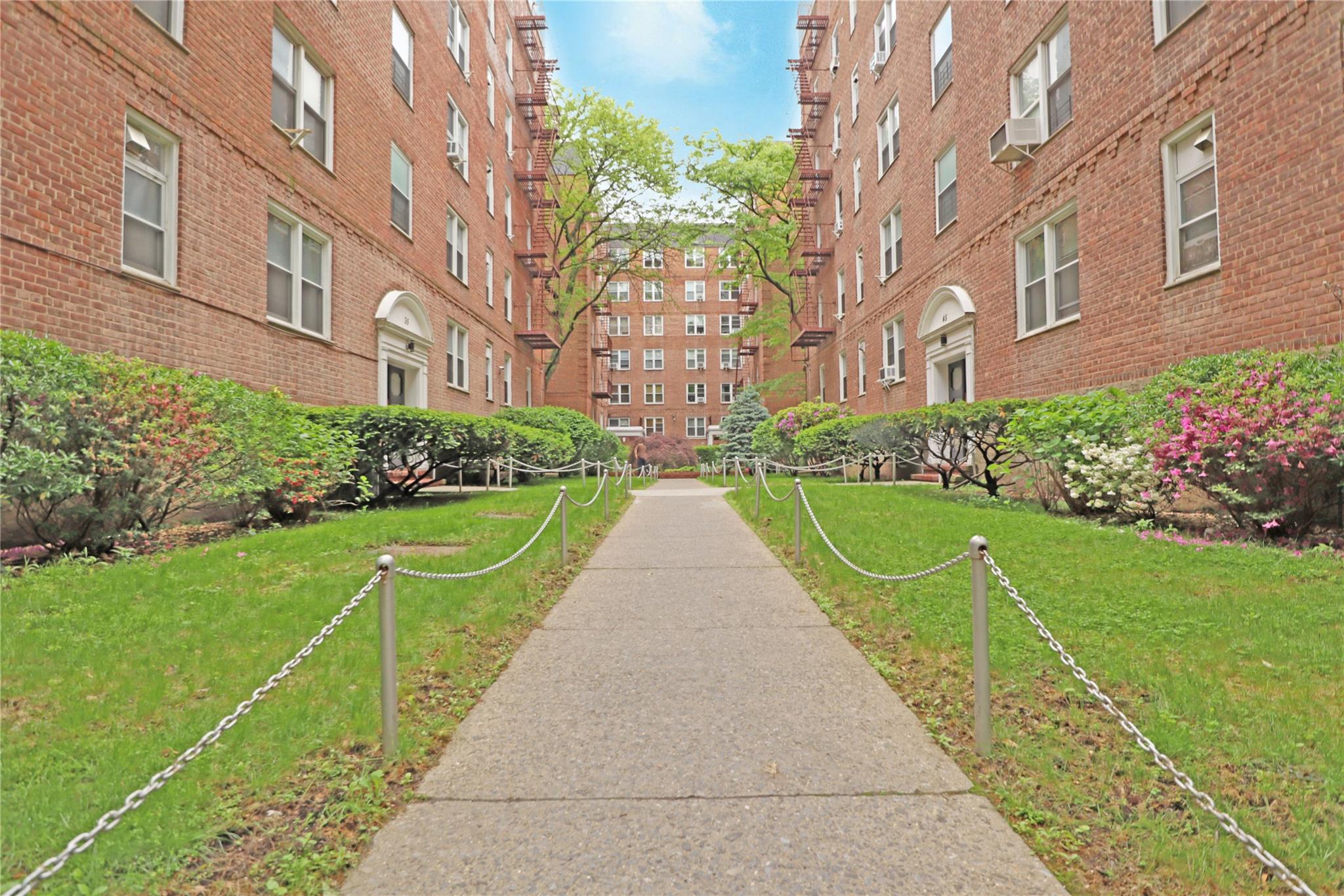 listing main picture