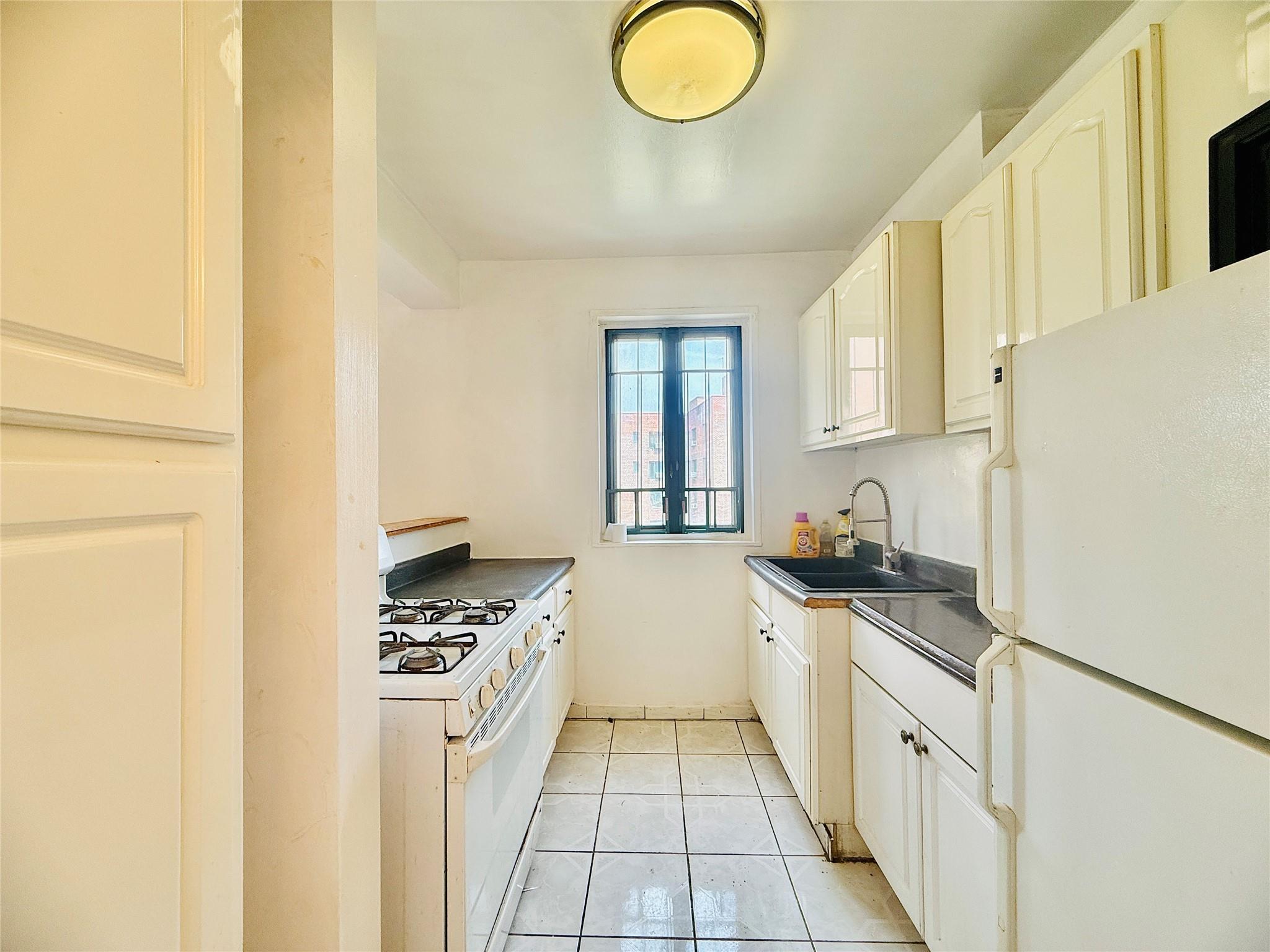 listing main picture