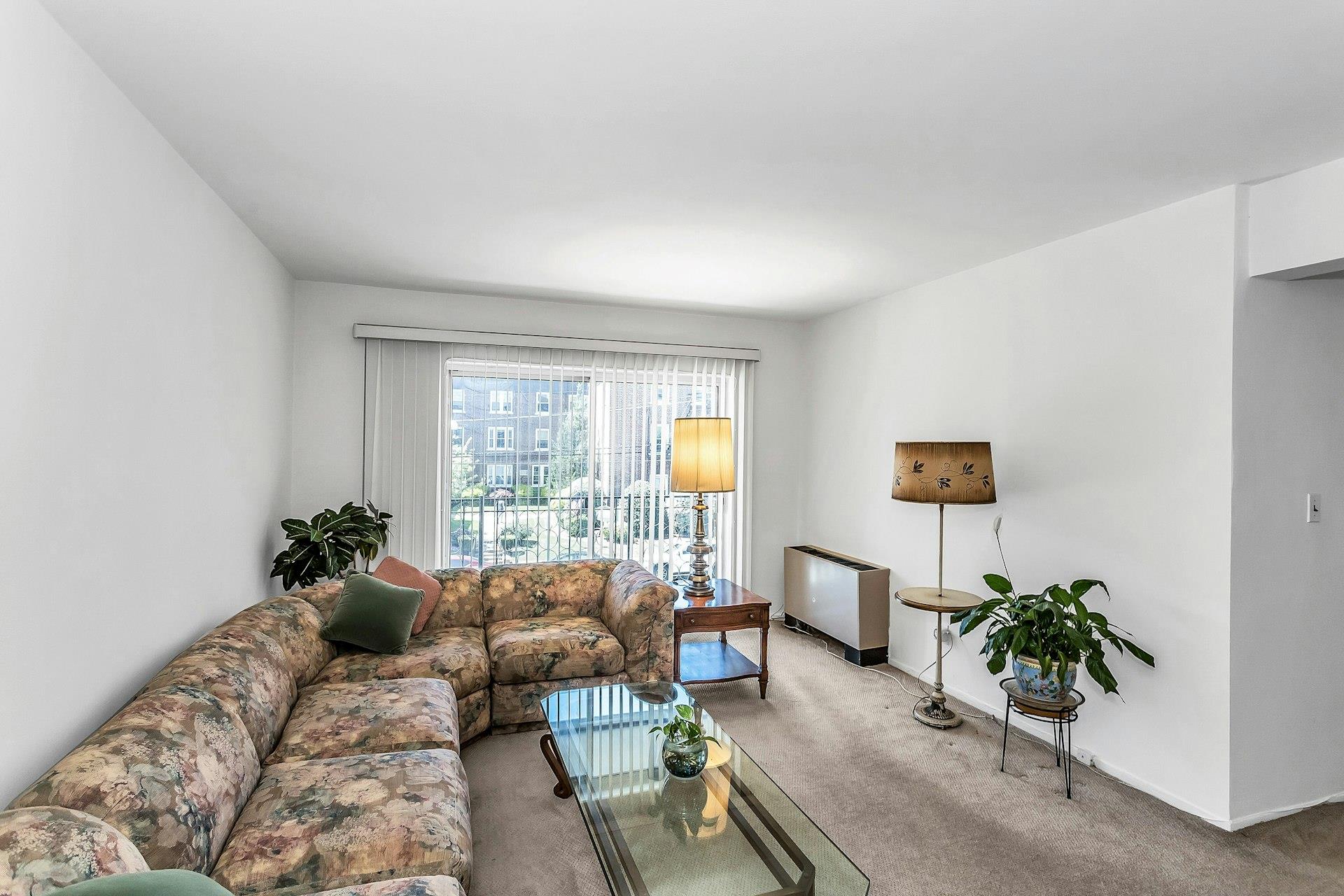 listing main picture