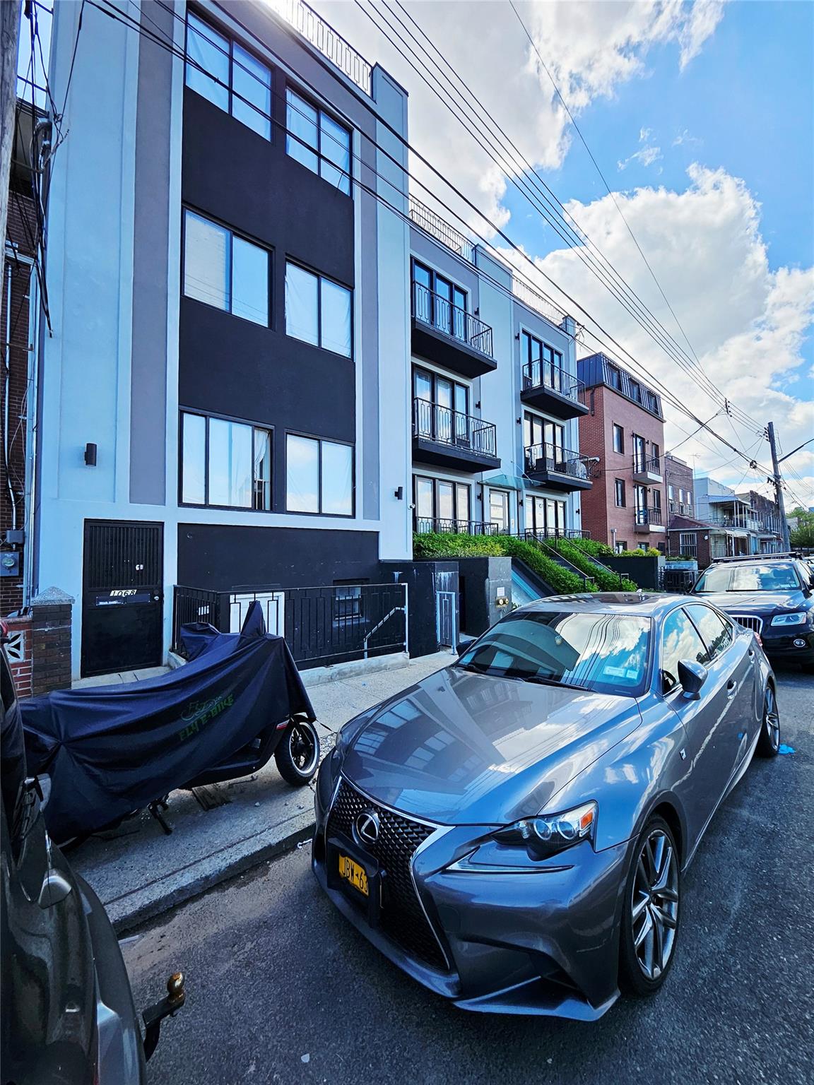 listing main picture