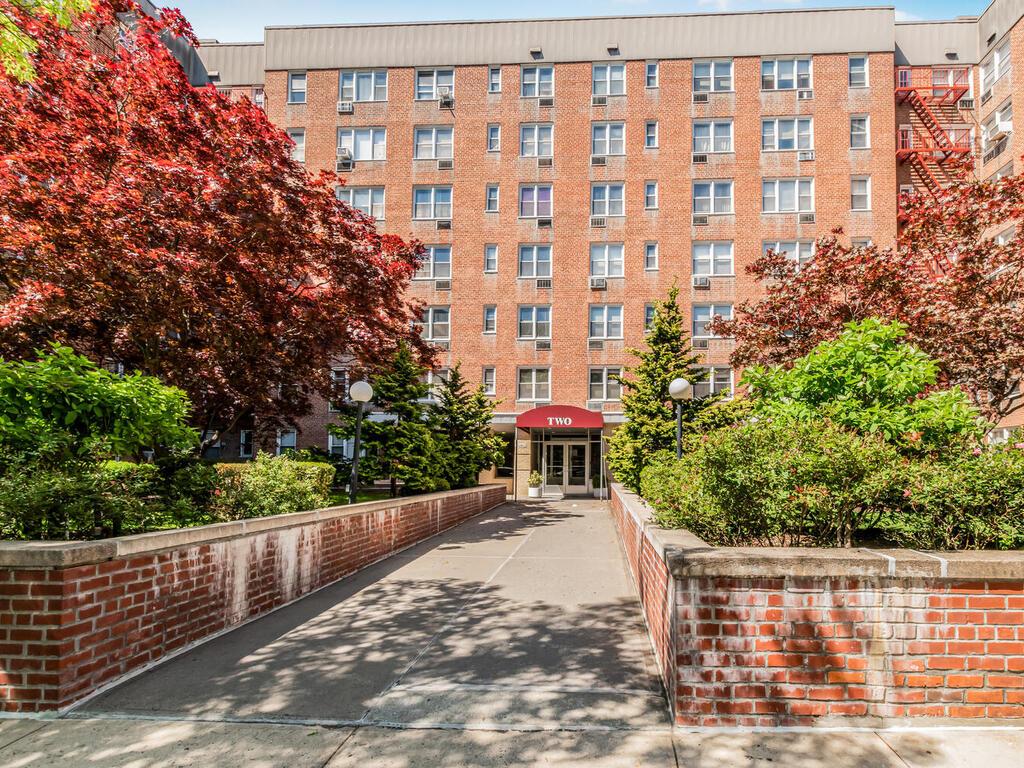 listing main picture