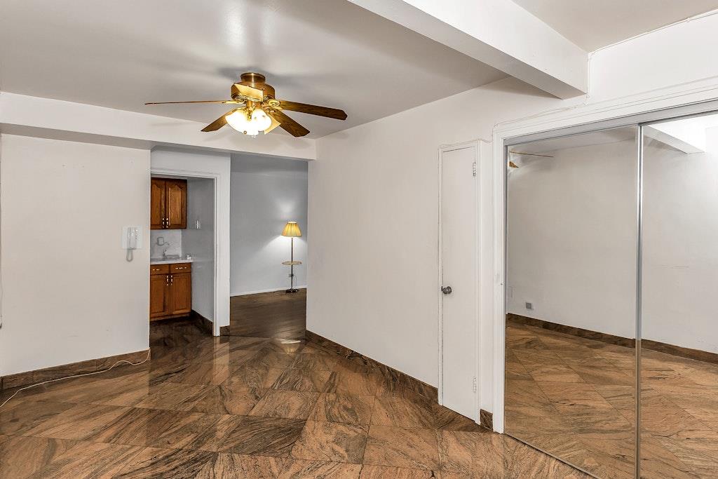 listing main picture