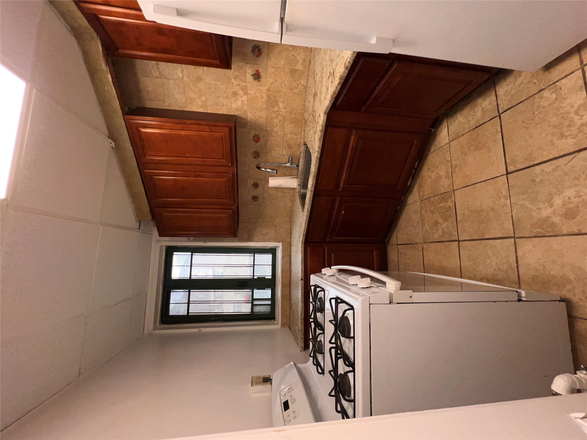 listing main picture