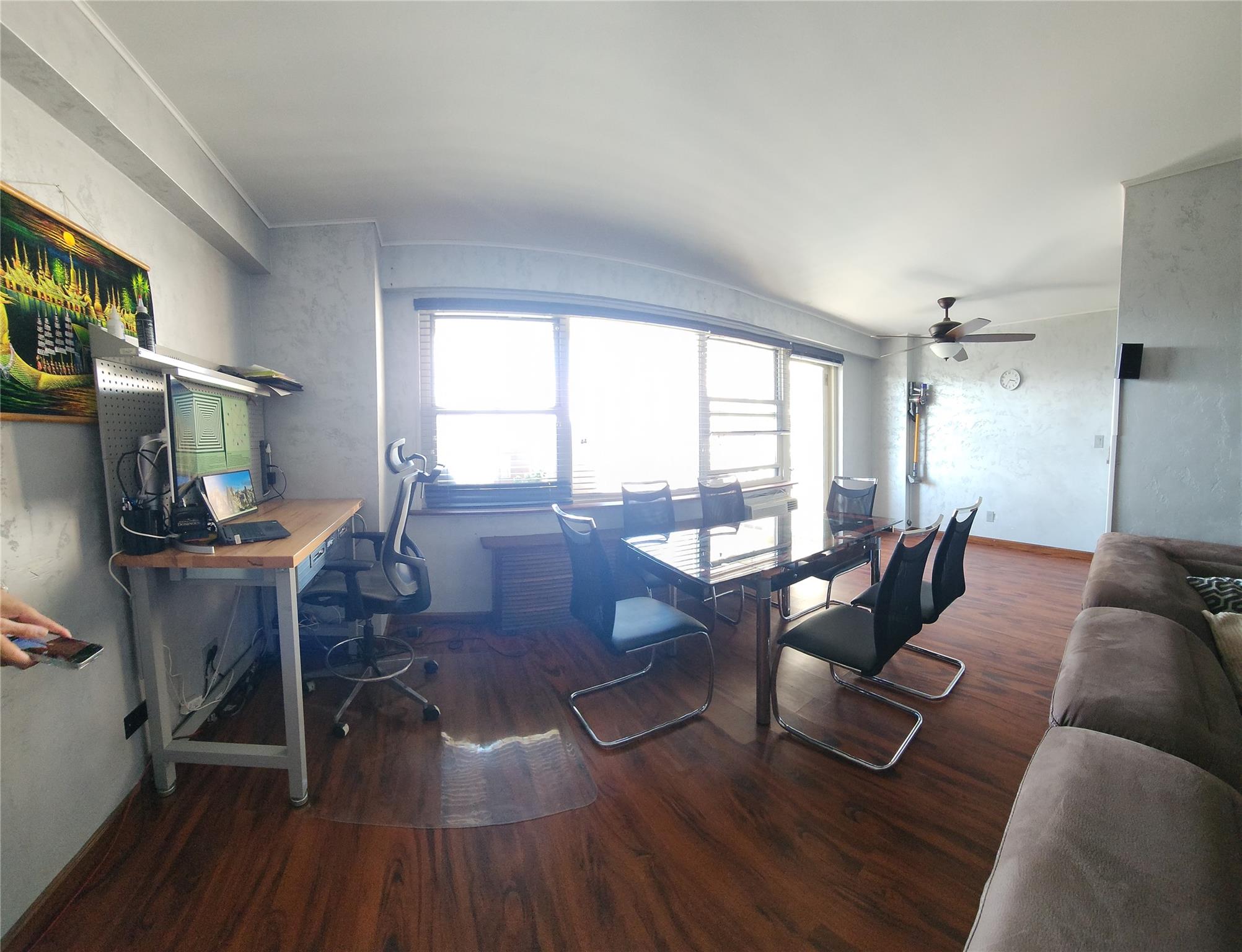 listing main picture