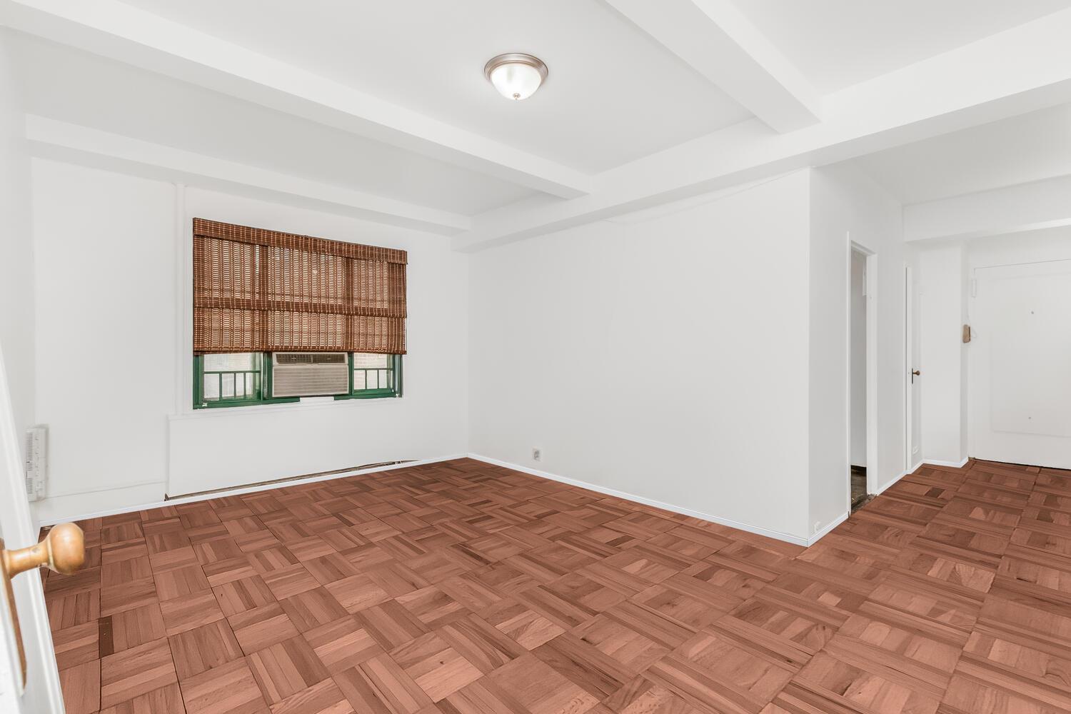 listing main picture