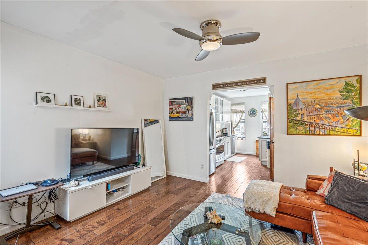 listing main picture