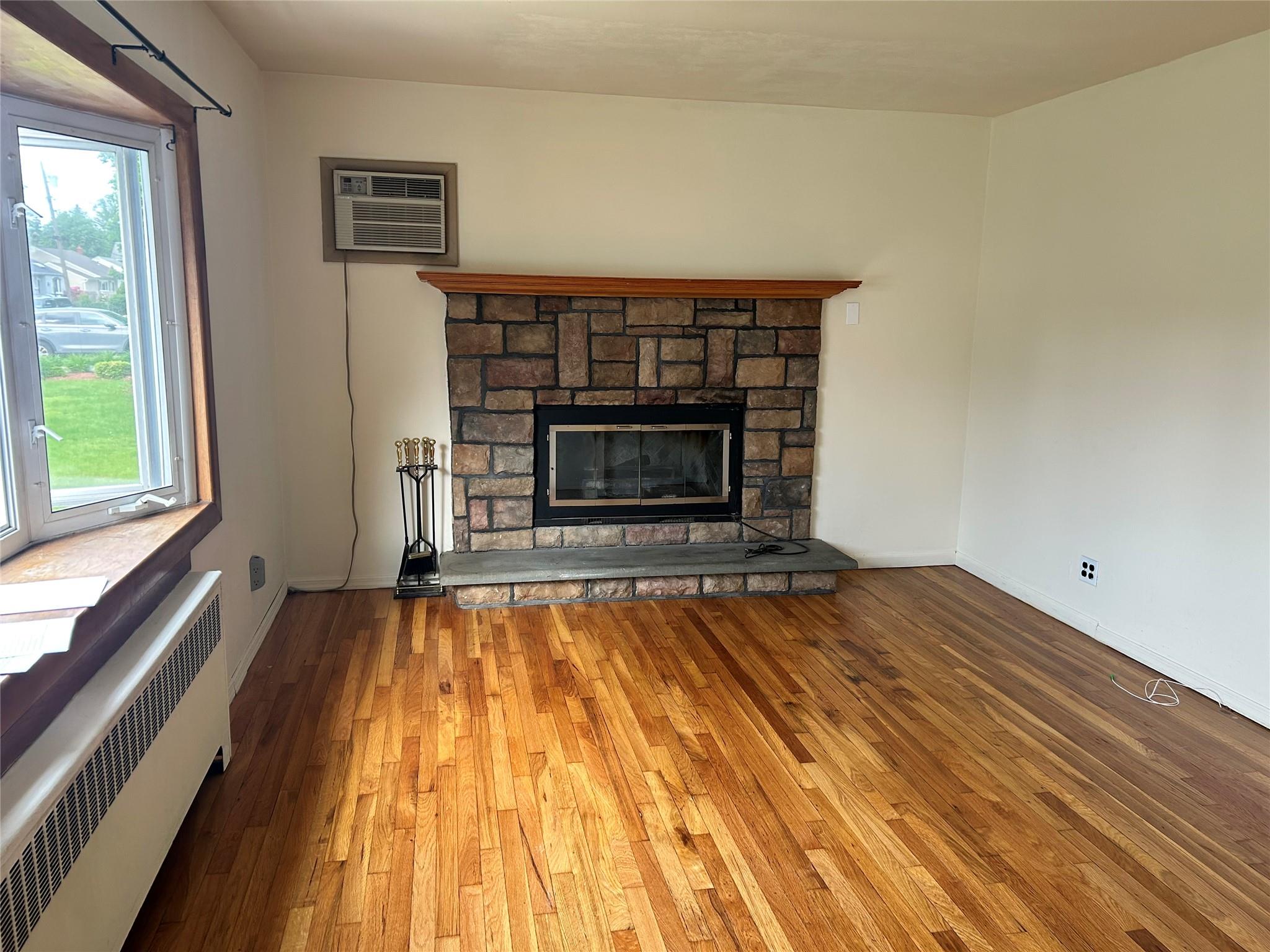 listing main picture