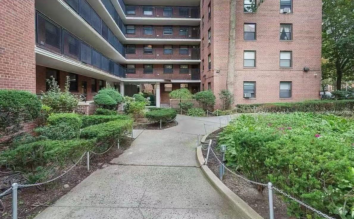 listing main picture