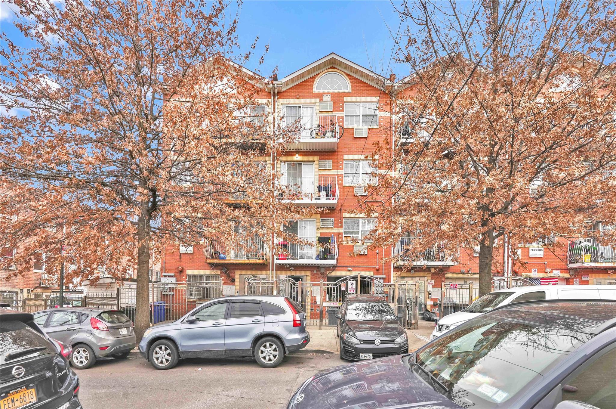 listing main picture
