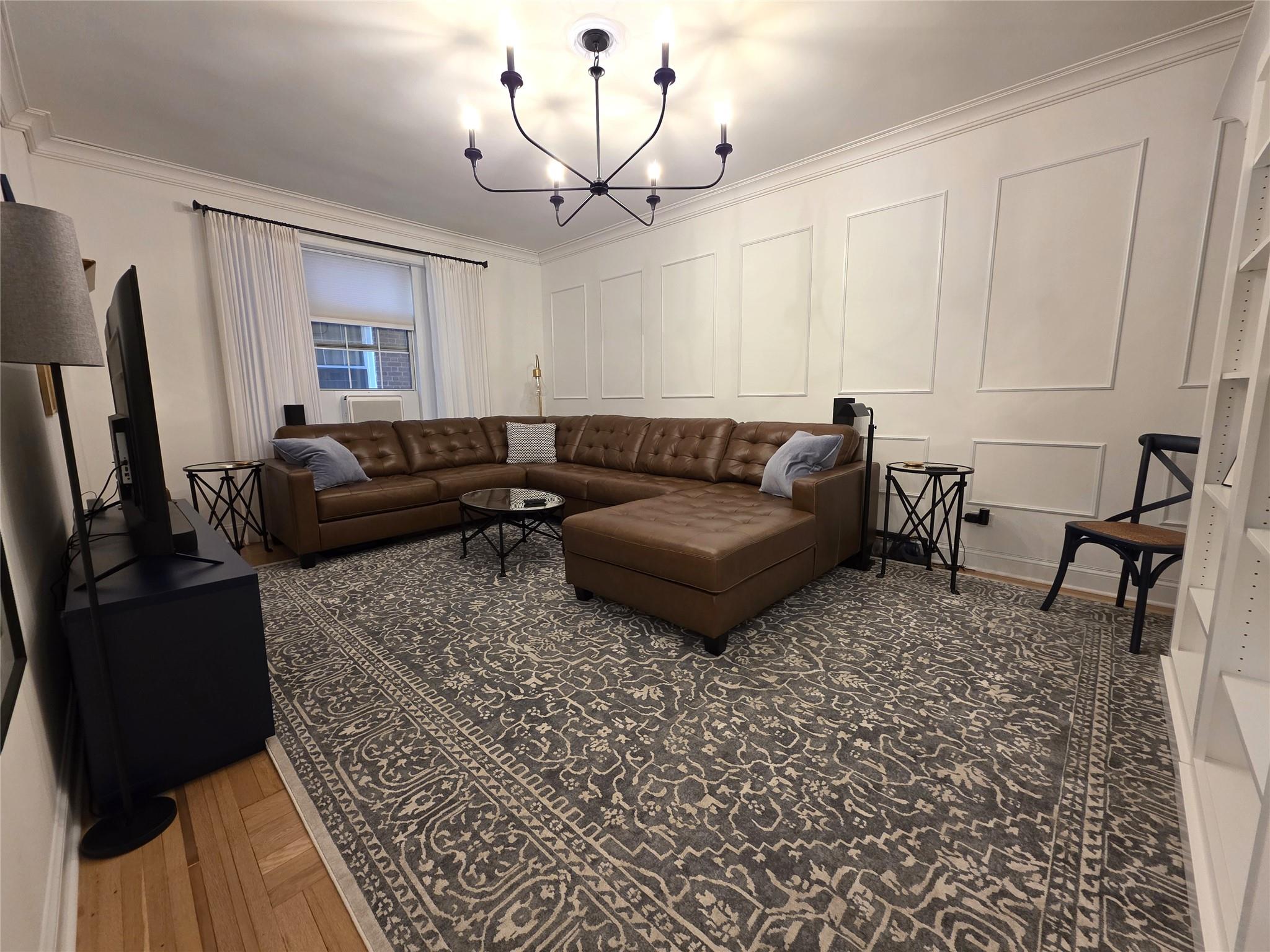 listing main picture